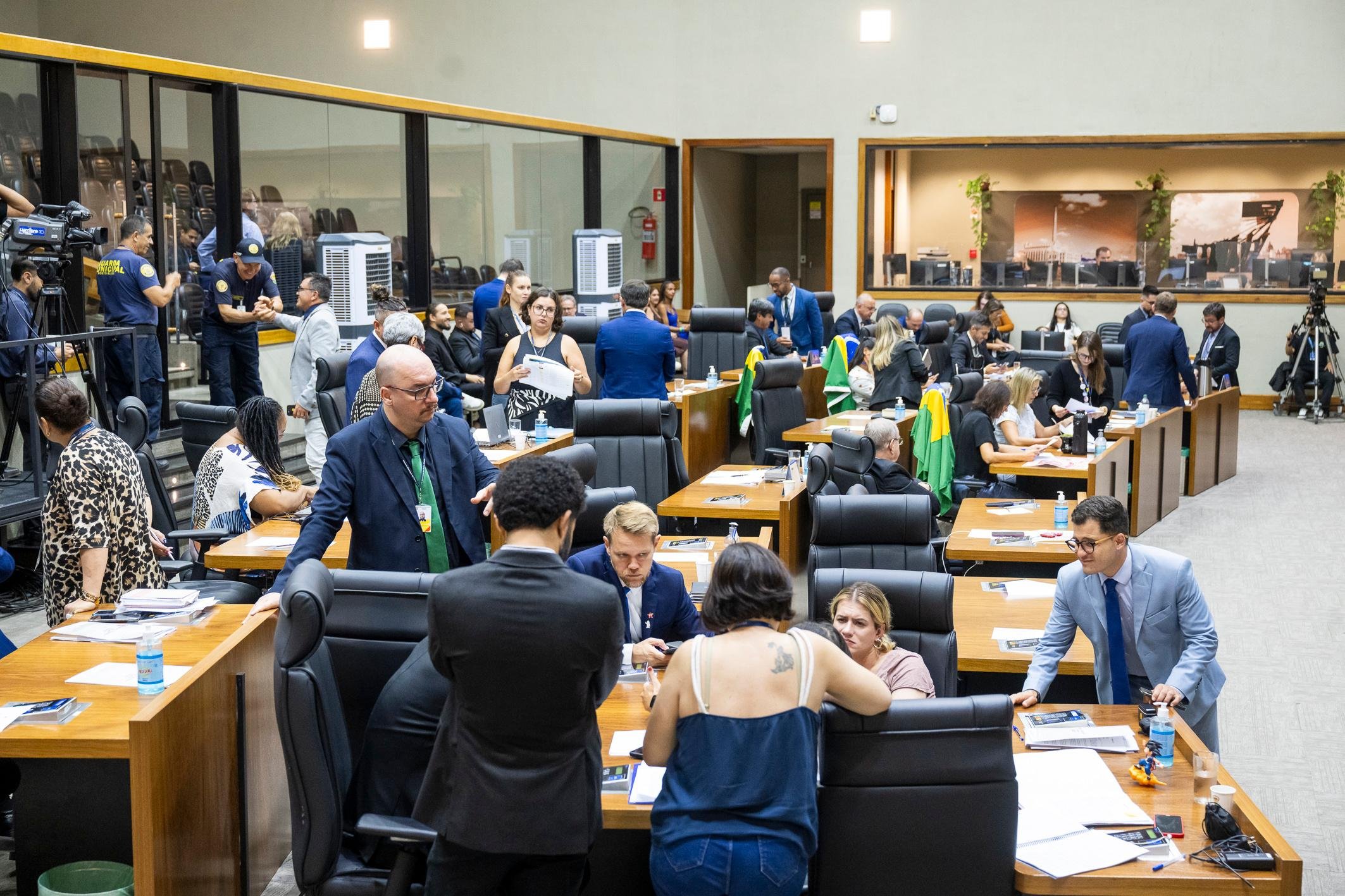 Sess&atilde;o desta segunda-feira foi marcada por articula&ccedil;&otilde;es entre os blocos da Casa