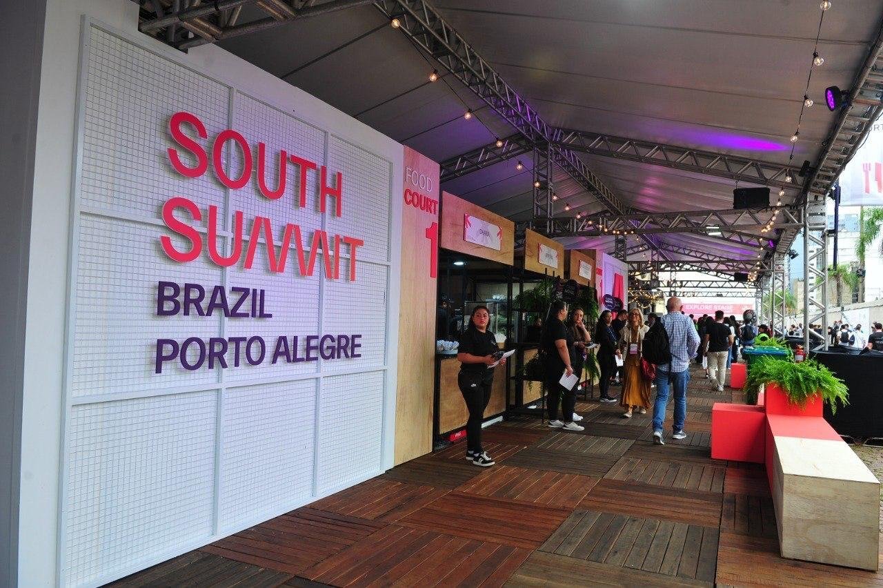 South Summit 2026 tem movimento intenso no Cais Mau&aacute;, em Porto Alegre