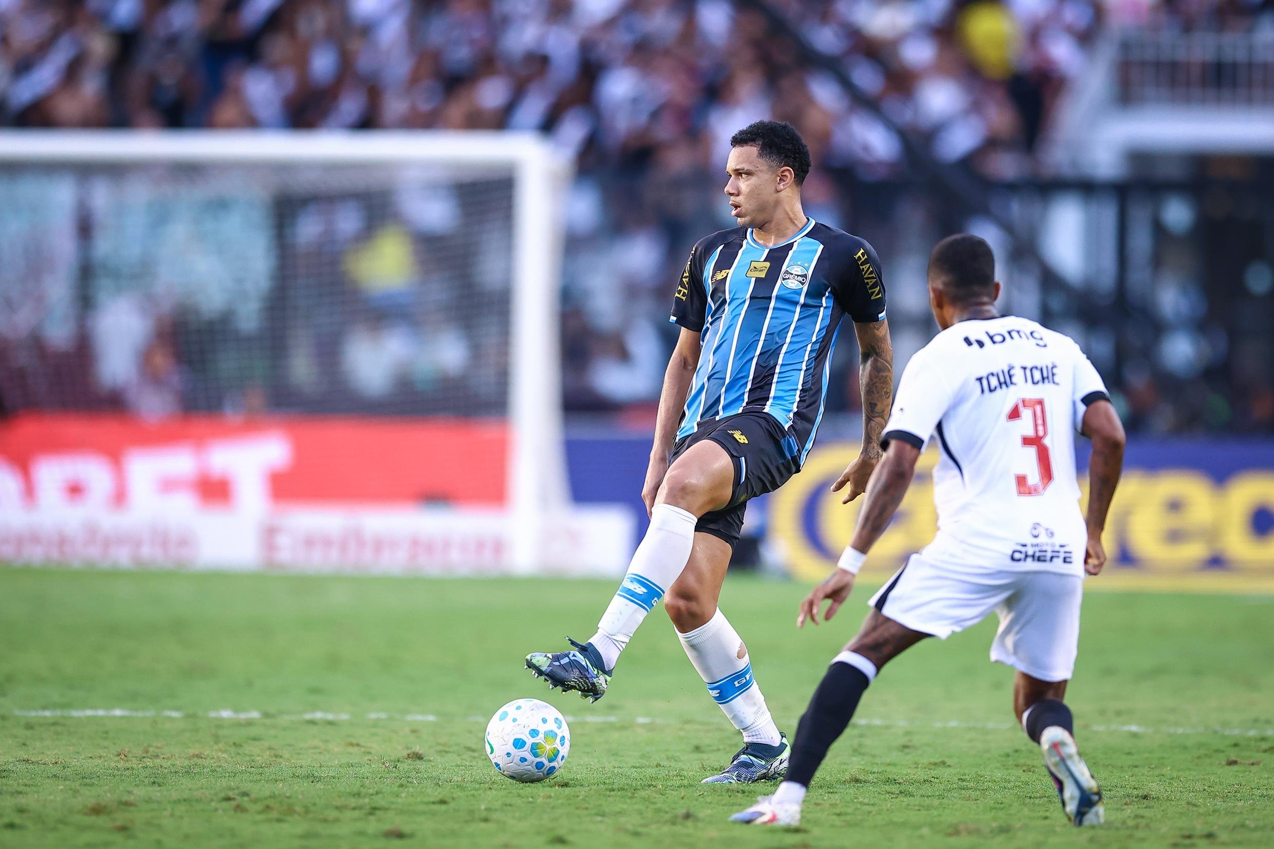 Viery &eacute; titular na defesa tricolor