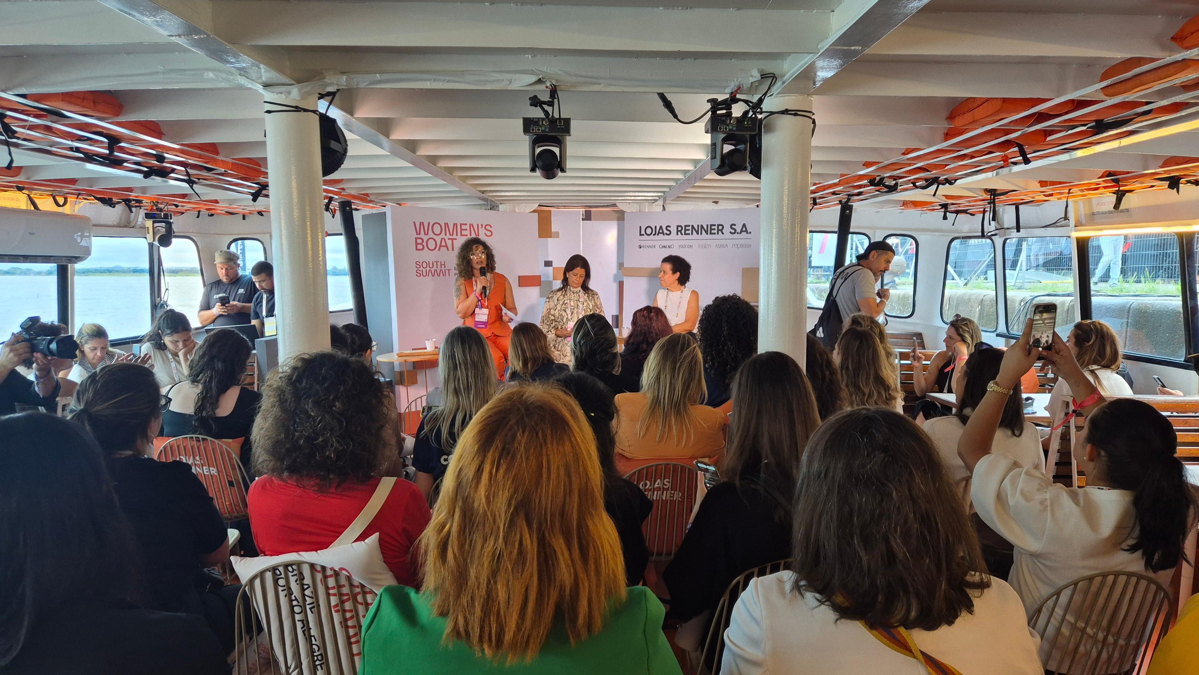 Painel no espa&ccedil;o Women&rsquo;s Boat, no South Summit Brazil 2026, reuniu especialistas para discutir misoginia, narrativas e viol&ecirc;ncia de g&ecirc;nero em Porto Alegre