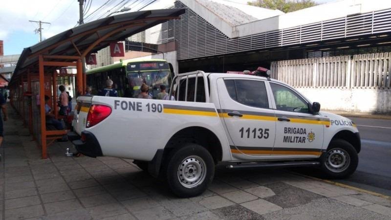 Foto de viatura do 15&ordm; BPM, unidade que prendeu suspeito em Canoas