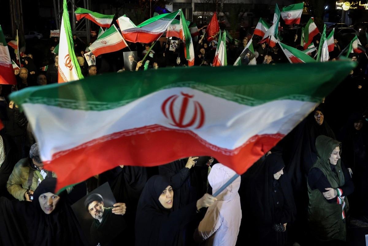 Iranianos tentam mostrar for&ccedil;a diante de avan&ccedil;o de EUA e Israel nas opera&ccedil;&otilde;es
