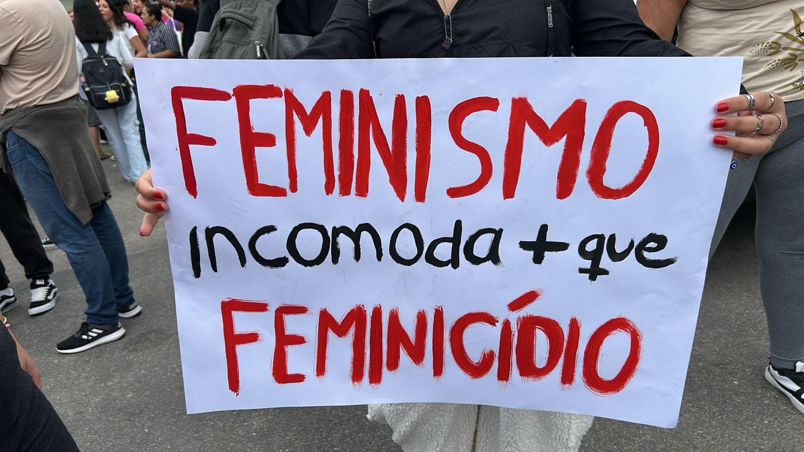 Na quarta-feira alunos da institui&ccedil;&atilde;o realizaram uma manifesta&ccedil;&atilde;o em frente ao Instituto pedindo provid&ecirc;ncias imediatas