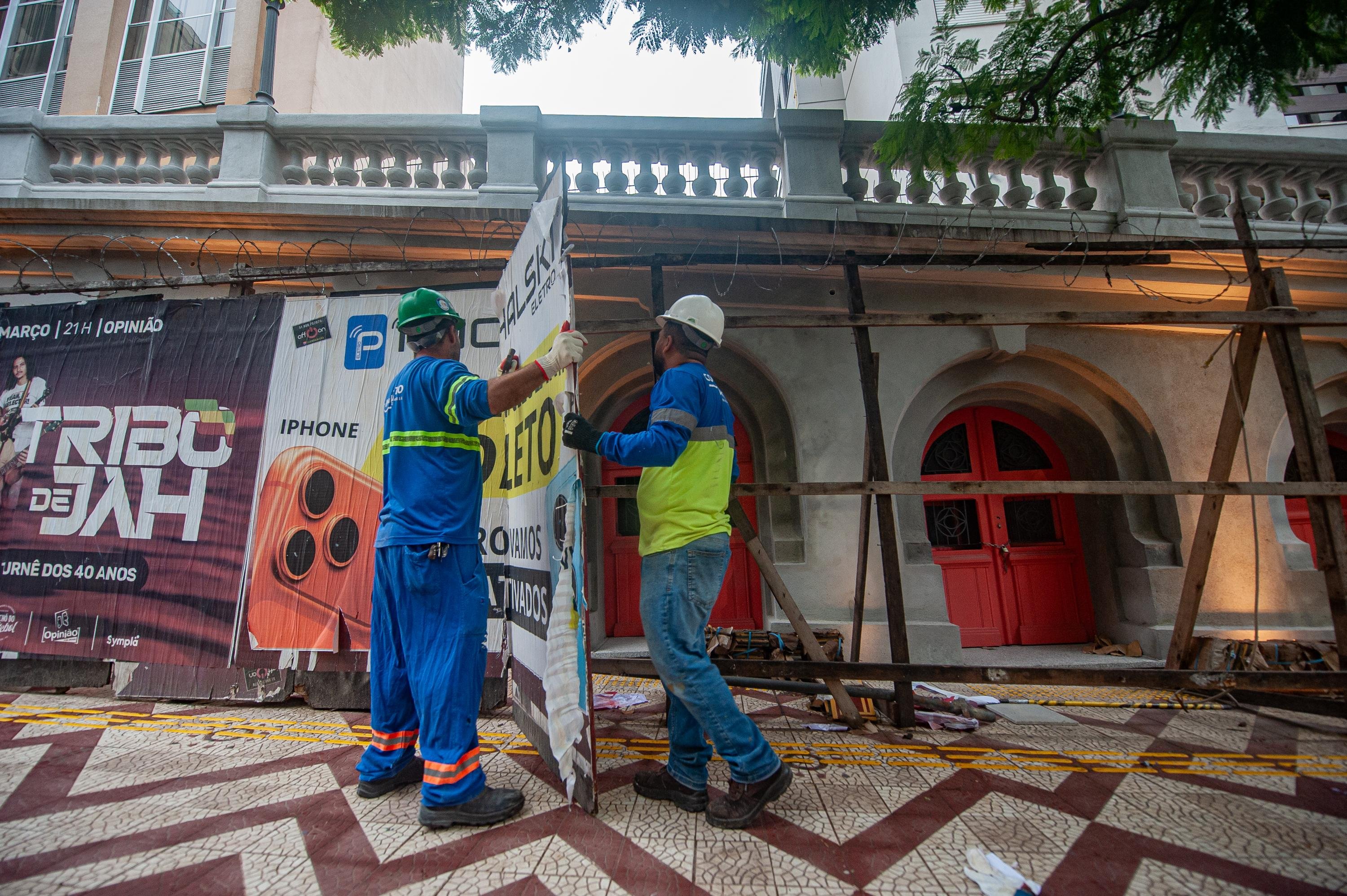 Trabalhos come&ccedil;aram na manh&atilde; desta quinta-feira, por volta de 8h, na avenida Borges de Medeiros