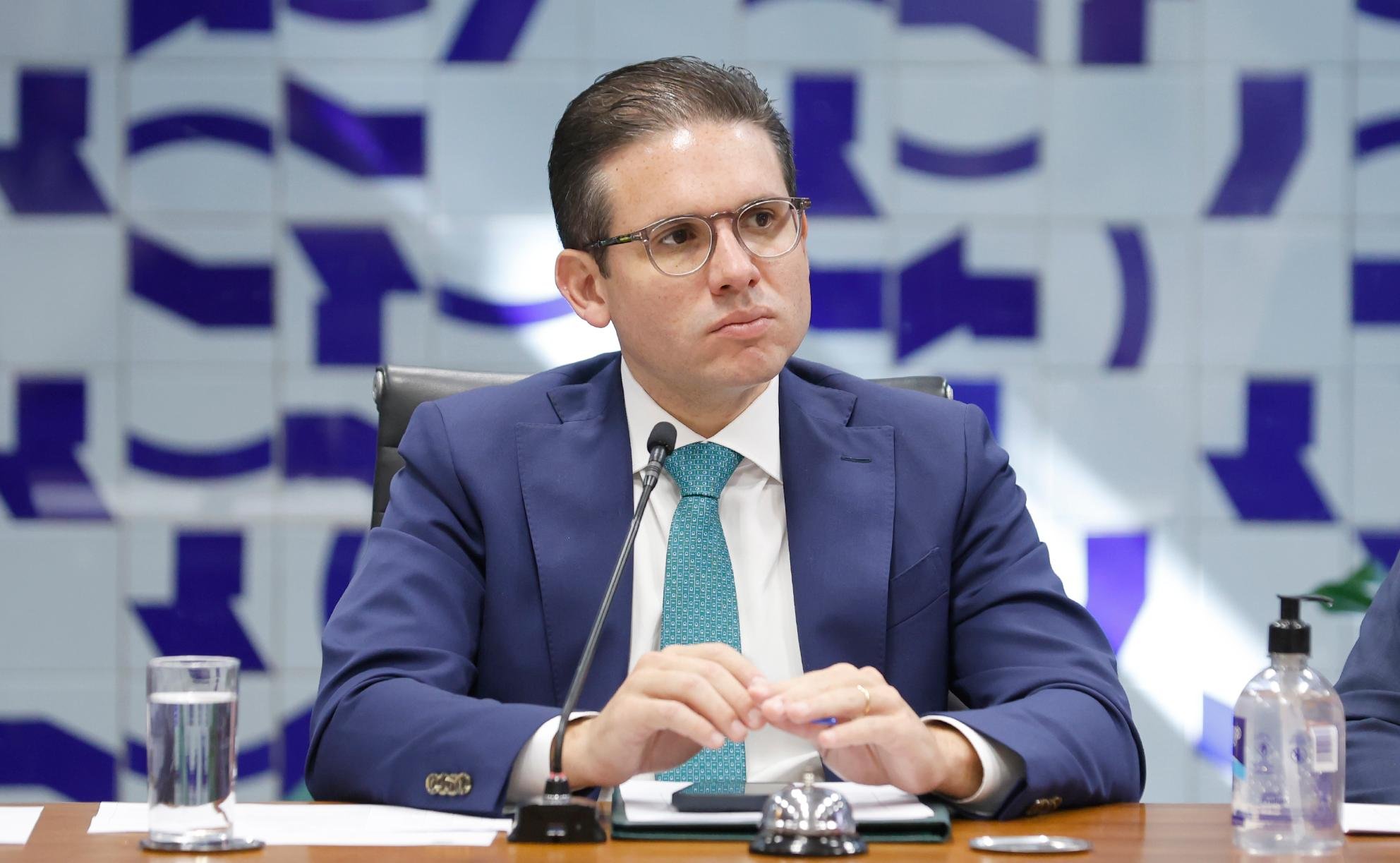 Motta quer discutir a quest&atilde;o com representantes dos setores produtivos da economia