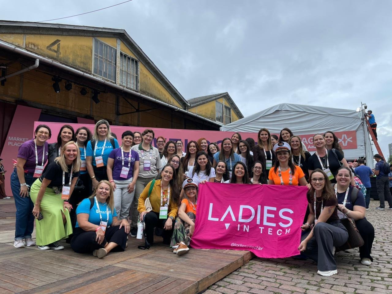 Grupo Ladies in Tech no South Summit Brazil 2026; mulheres representam 34,2% da for&ccedil;a de trabalho no setor no Brasil
