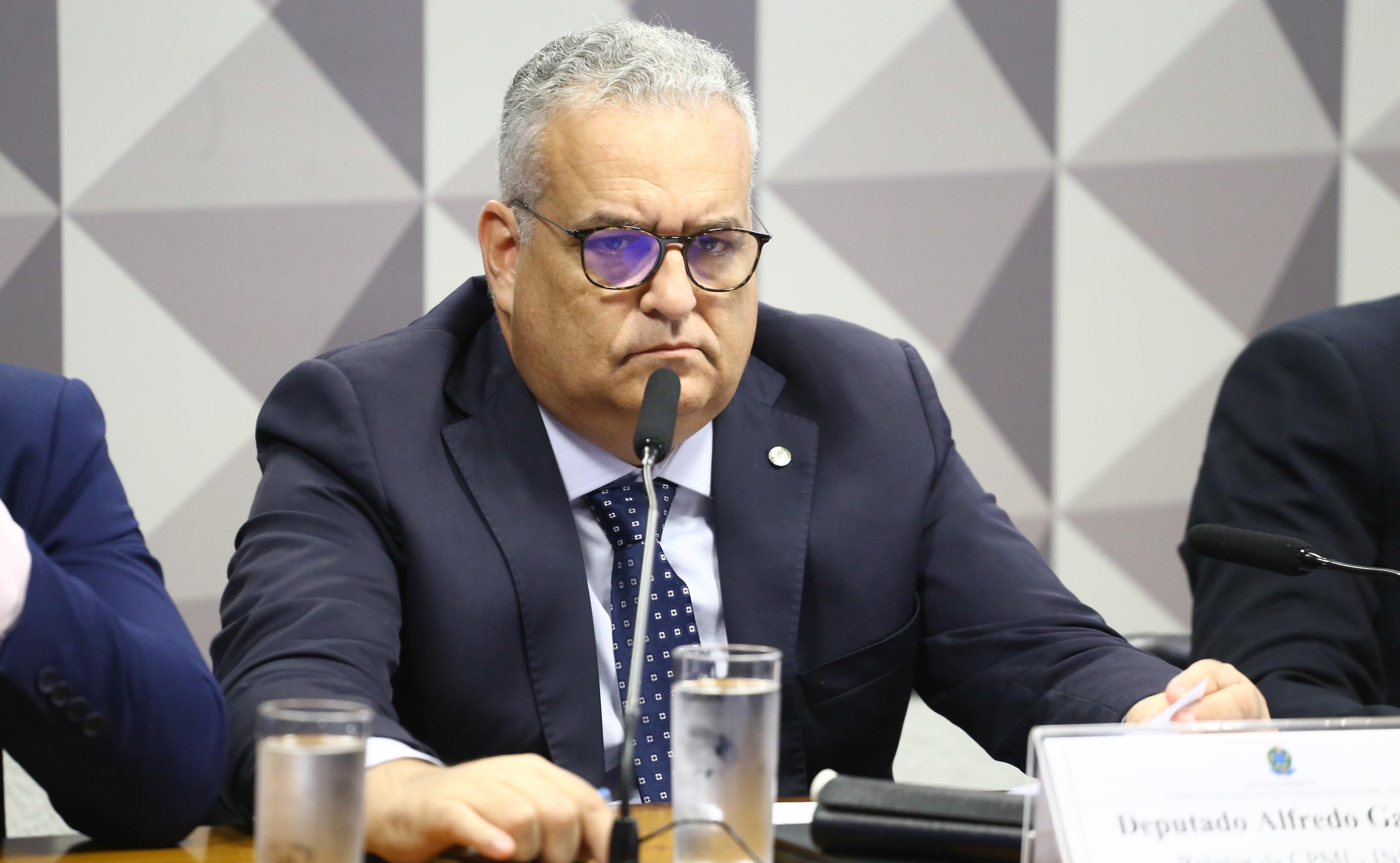 Governistas trabalham para que o relat&oacute;rio do deputado Alfredo Gaspar (PL-AL), de oposi&ccedil;&atilde;o, seja vencido no voto
