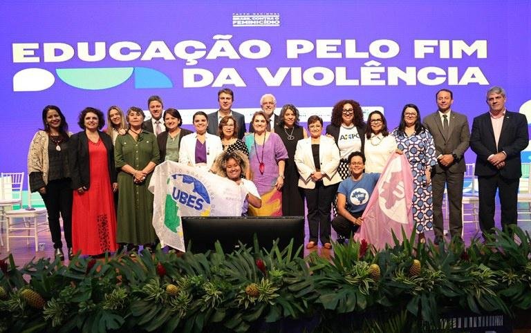 Os ministros da Educa&ccedil;&atilde;o, Camilo Santana, e das Mulheres, M&aacute;rcia Lopes, comandaram o evento