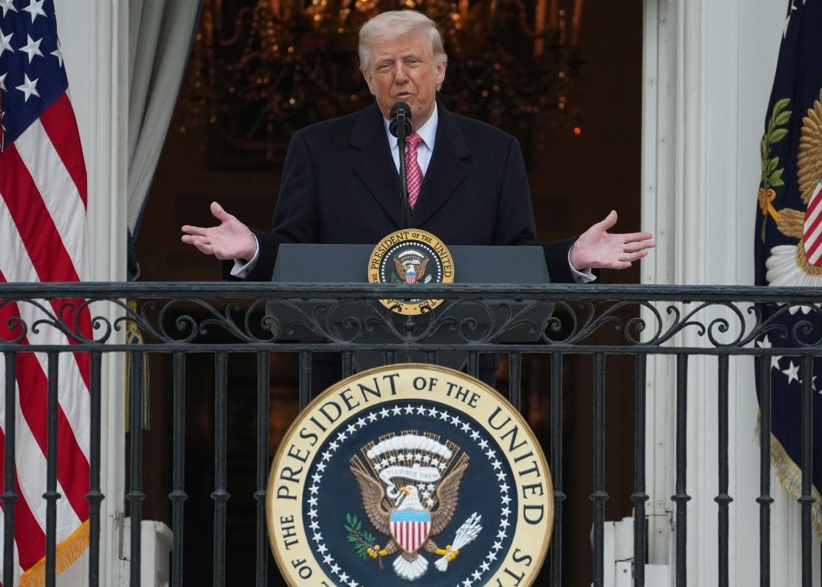 Volume incomum de transa&ccedil;&otilde;es ocorreu minutos antes de Trump mudar radicalmente o tom sobre o Ir&atilde;