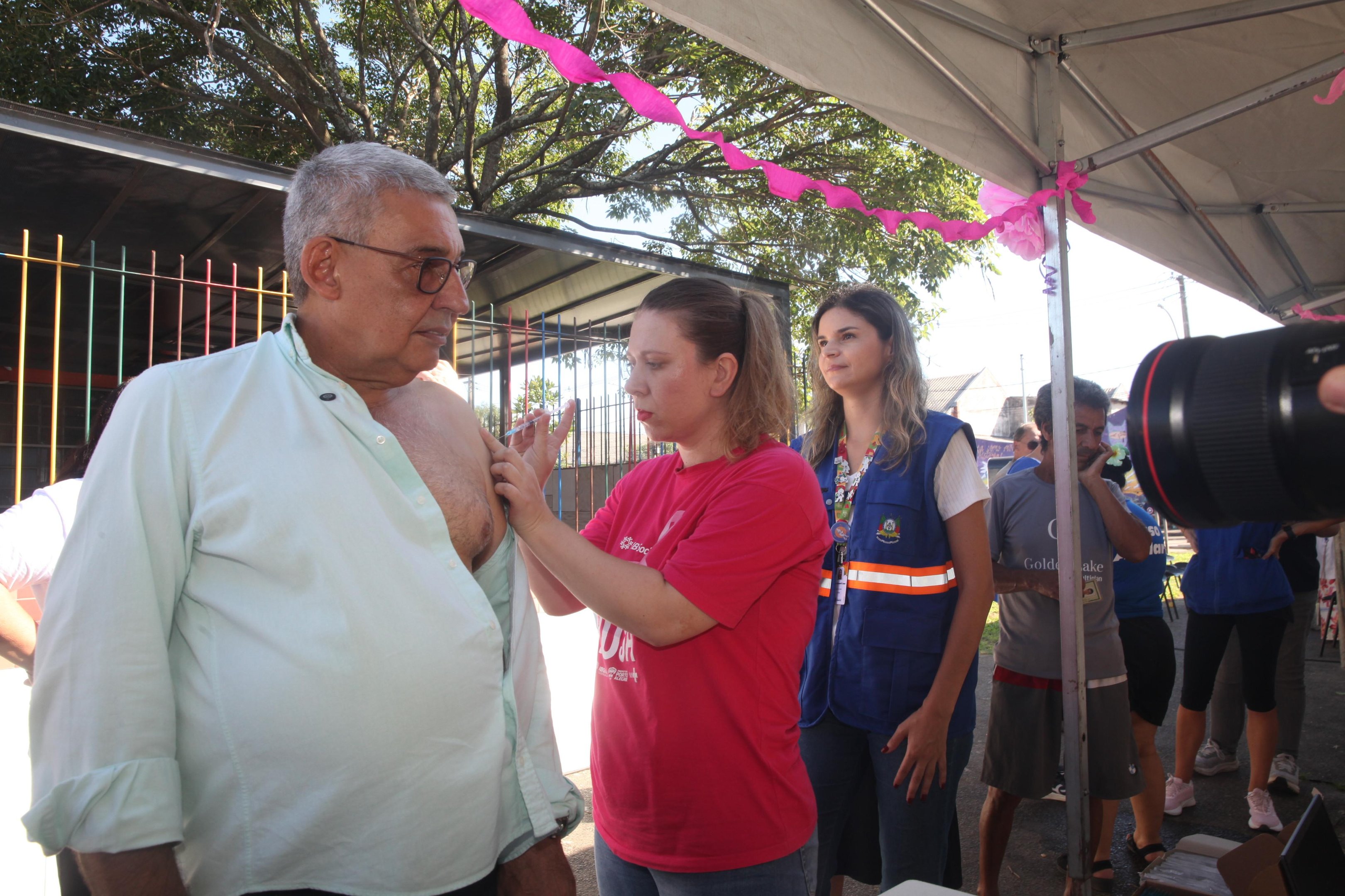 Prefeito Sebasti&atilde;o Melo durante ato simb&oacute;lico de in&iacute;cio da vacina&ccedil;&atilde;o em Porto Alegre