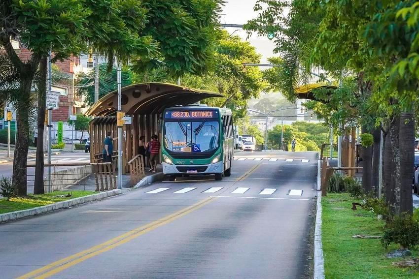 Transportes variaram em mar&ccedil;o por conta da alta nos combust&iacute;veis