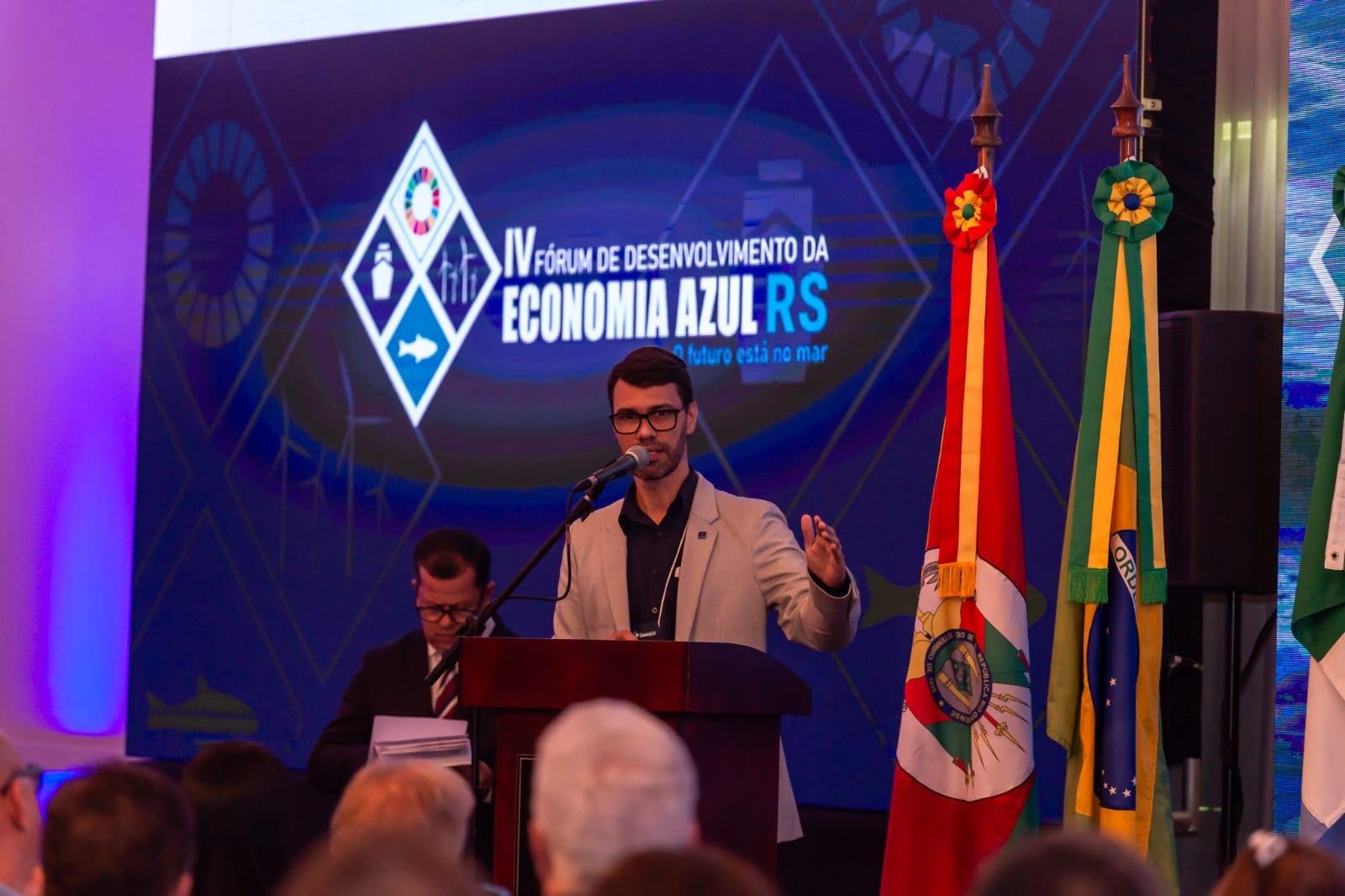 Para o presidente da Portos RS, Cristiano Klinger, o F&oacute;rum de Desenvolvimento da Economia Azul RS &eacute; um espa&ccedil;o estrat&eacute;gico para construir, de forma integrada, o futuro do setor mar&iacute;timo e portu&aacute;rio