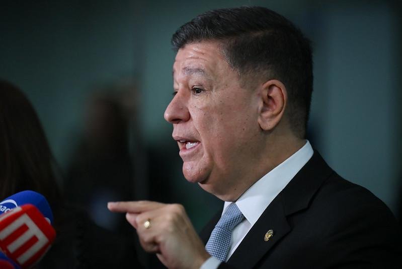Presidente da CPMI do INSS diz que entregar&aacute; relat&oacute;rio rejeitado a Andr&eacute; Mendon&ccedil;a