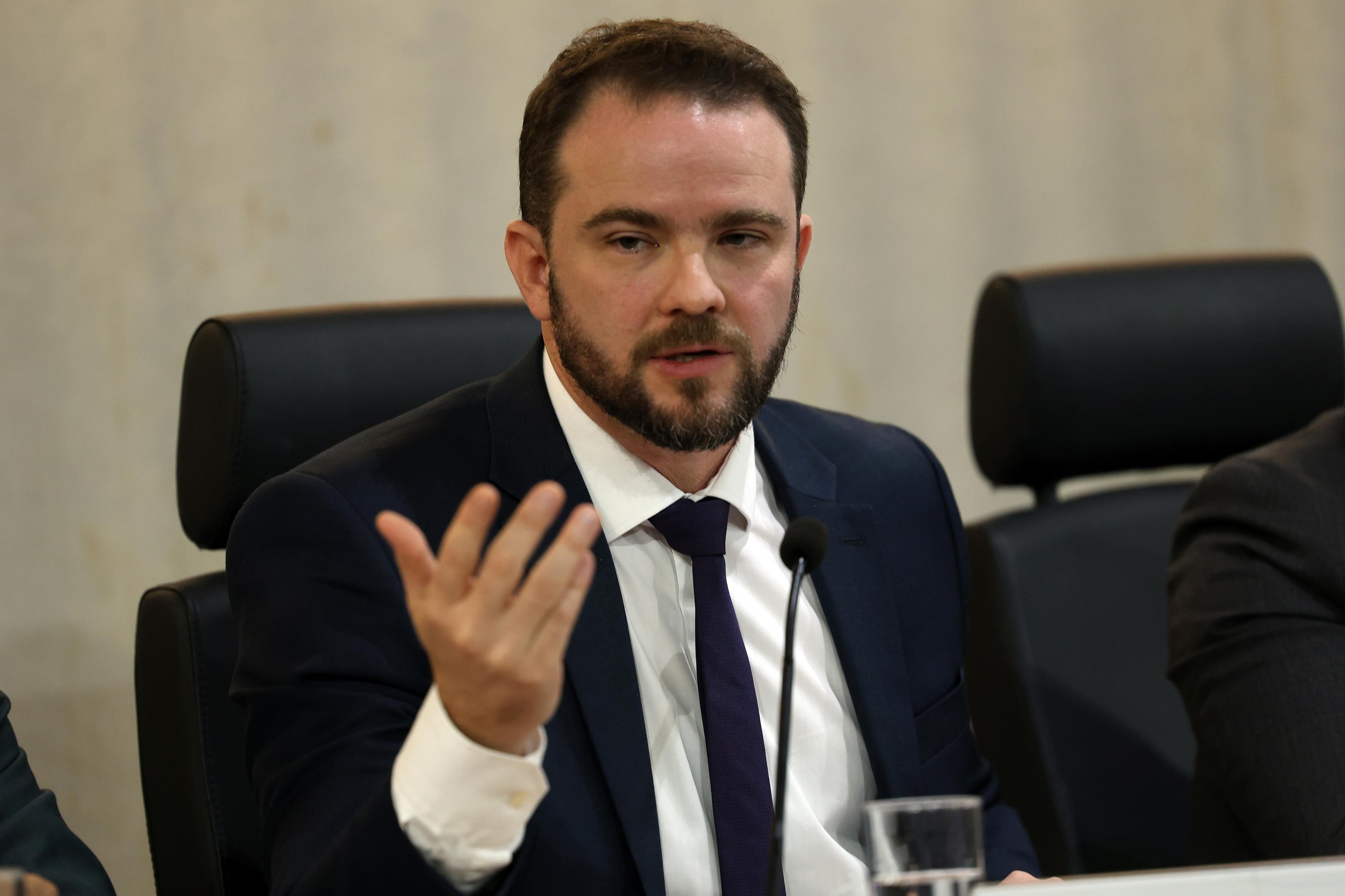 "A gente n&atilde;o vai ter gasto prim&aacute;rio nesse programa", garantiu Durigan