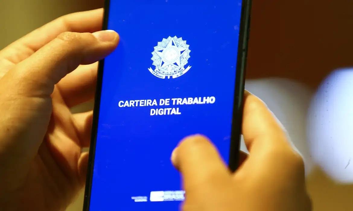 Remunera&ccedil;&atilde;o real m&eacute;dia em dezembro de 2025 para quem trabalha de 41 a 44 horas semanais, &eacute; a segunda mais baixa entre as jornadas: R$ 3.362,45