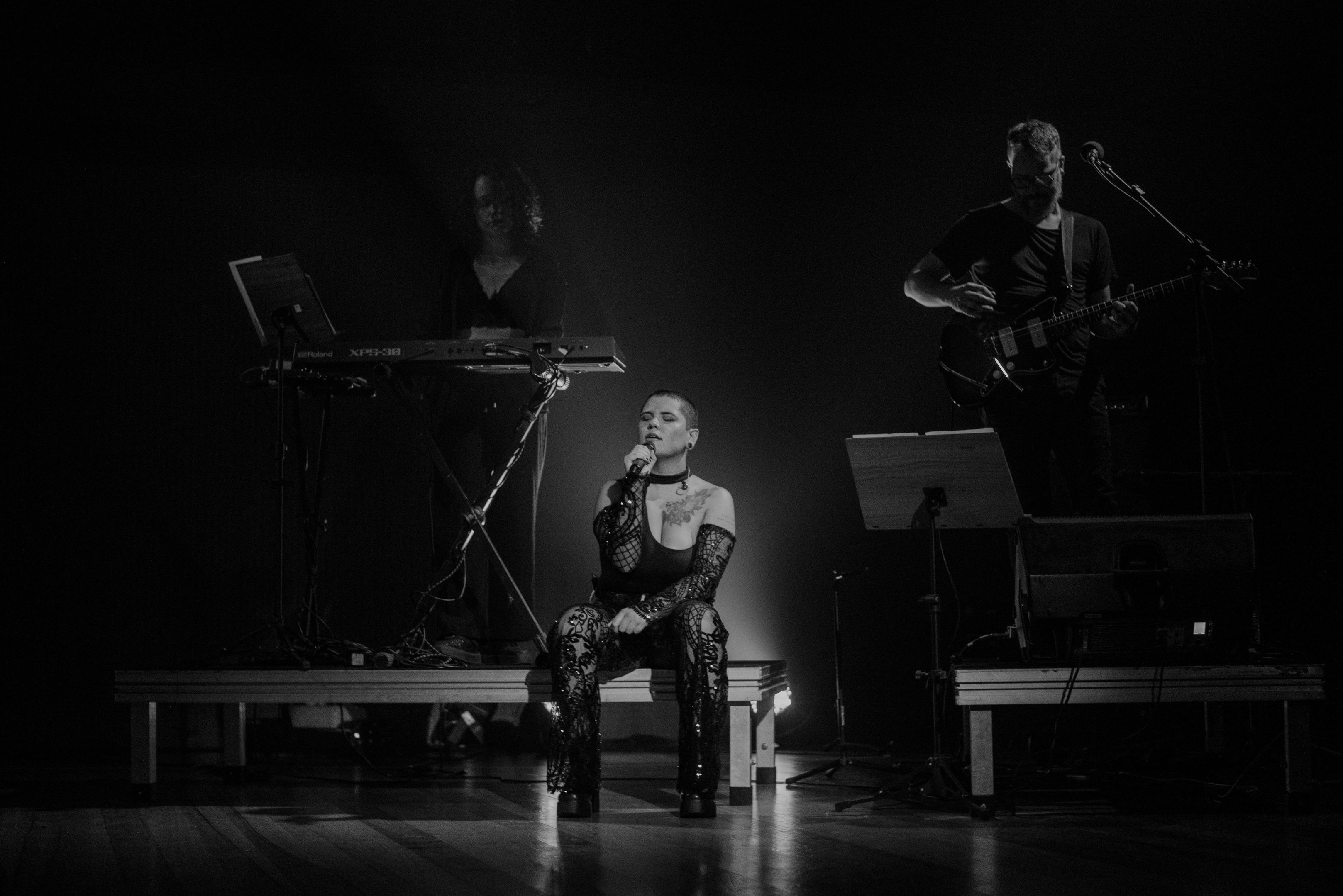 Gabriela Lery apresenta hoje o show &lsquo;Meio do Caminho&rsquo;