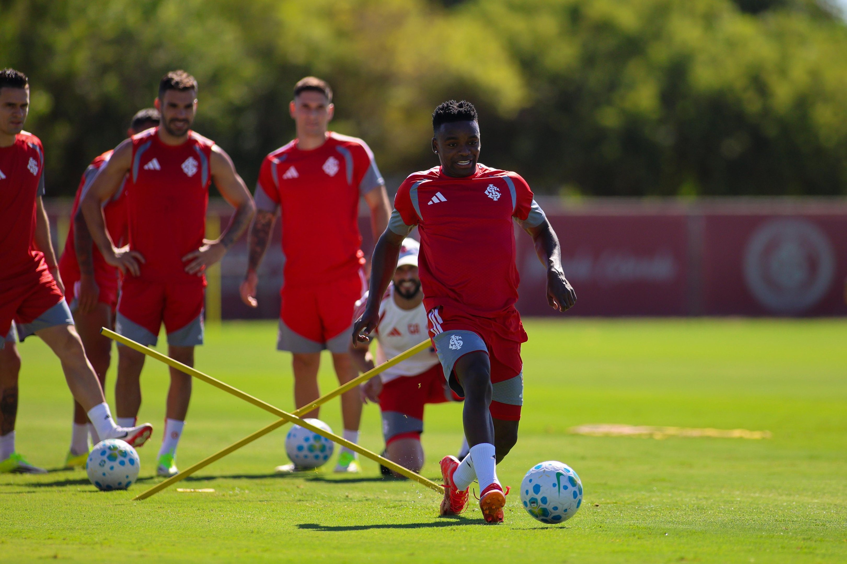 Carbonero voltou a tempo e estar&aacute; em campo contra o S&atilde;o Paulo