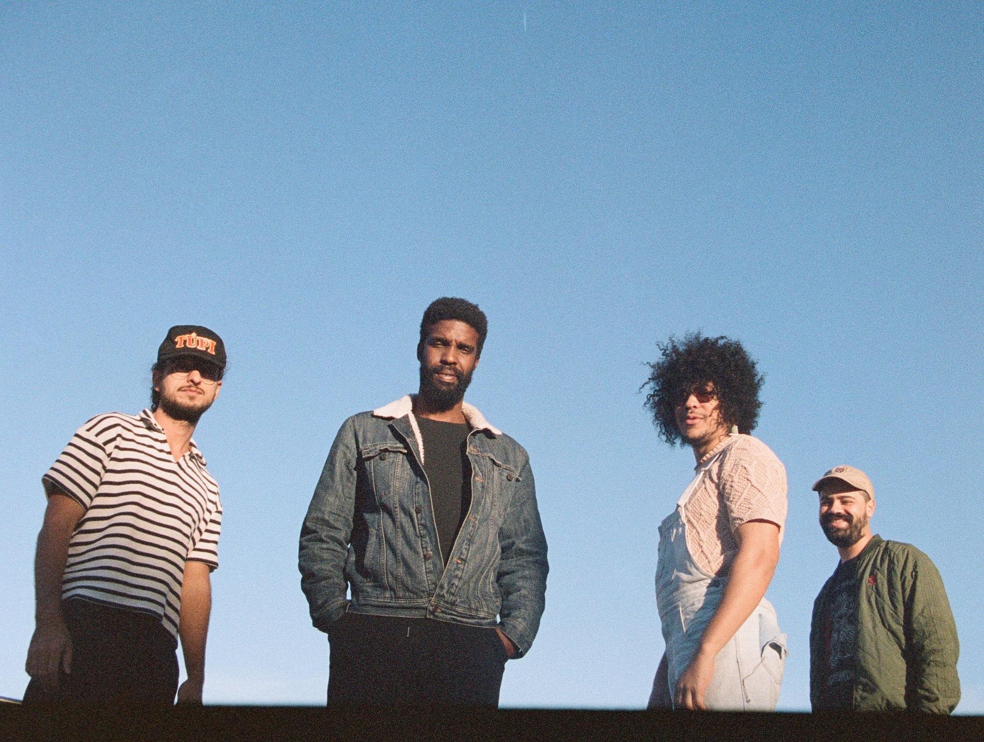 Banda Boogarins se apresenta em Porto Alegre