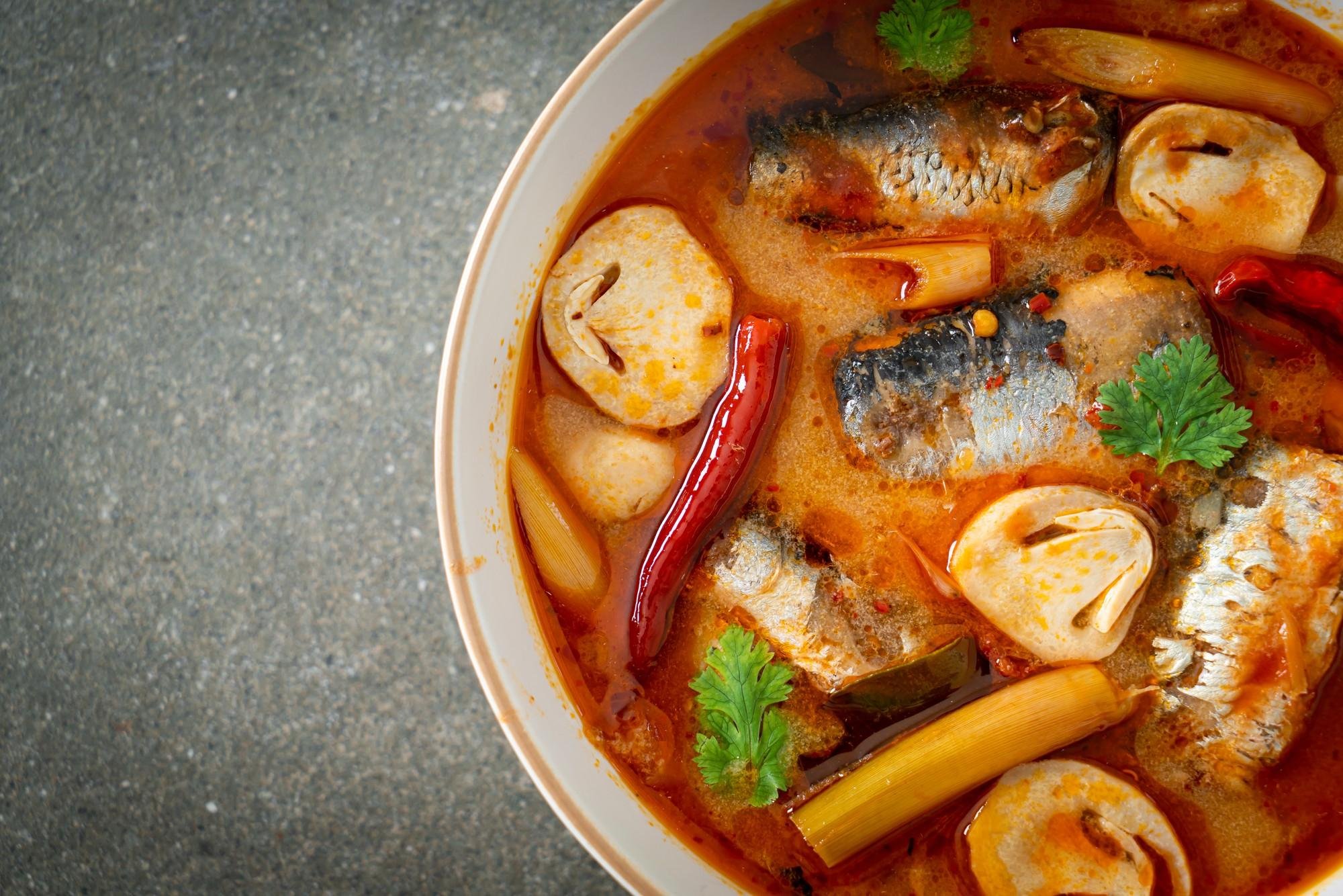 Receita de caldeirada de peixe combina preparo em panela &uacute;nica e ingredientes acess&iacute;veis