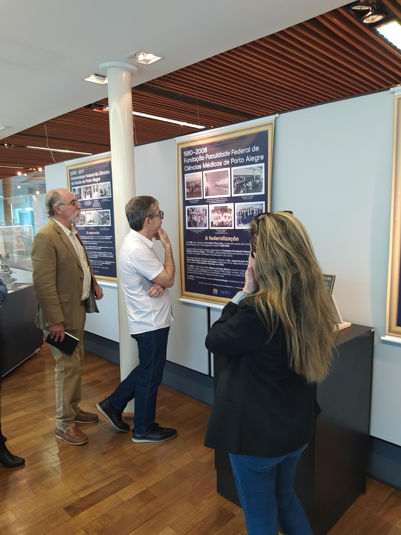 Com o objetivo de contar a hist&oacute;ria da Institui&ccedil;&atilde;o, a Universidade de Ci&ecirc;ncias da Sa&uacute;de de Porto Alegre (UFCSPA) inaugurou a exposi&ccedil;&atilde;o "Ci&ecirc;ncia em constru&ccedil;&atilde;o: a trajet&oacute;ria da UFCSPA", na &uacute;ltima semana (24/3)