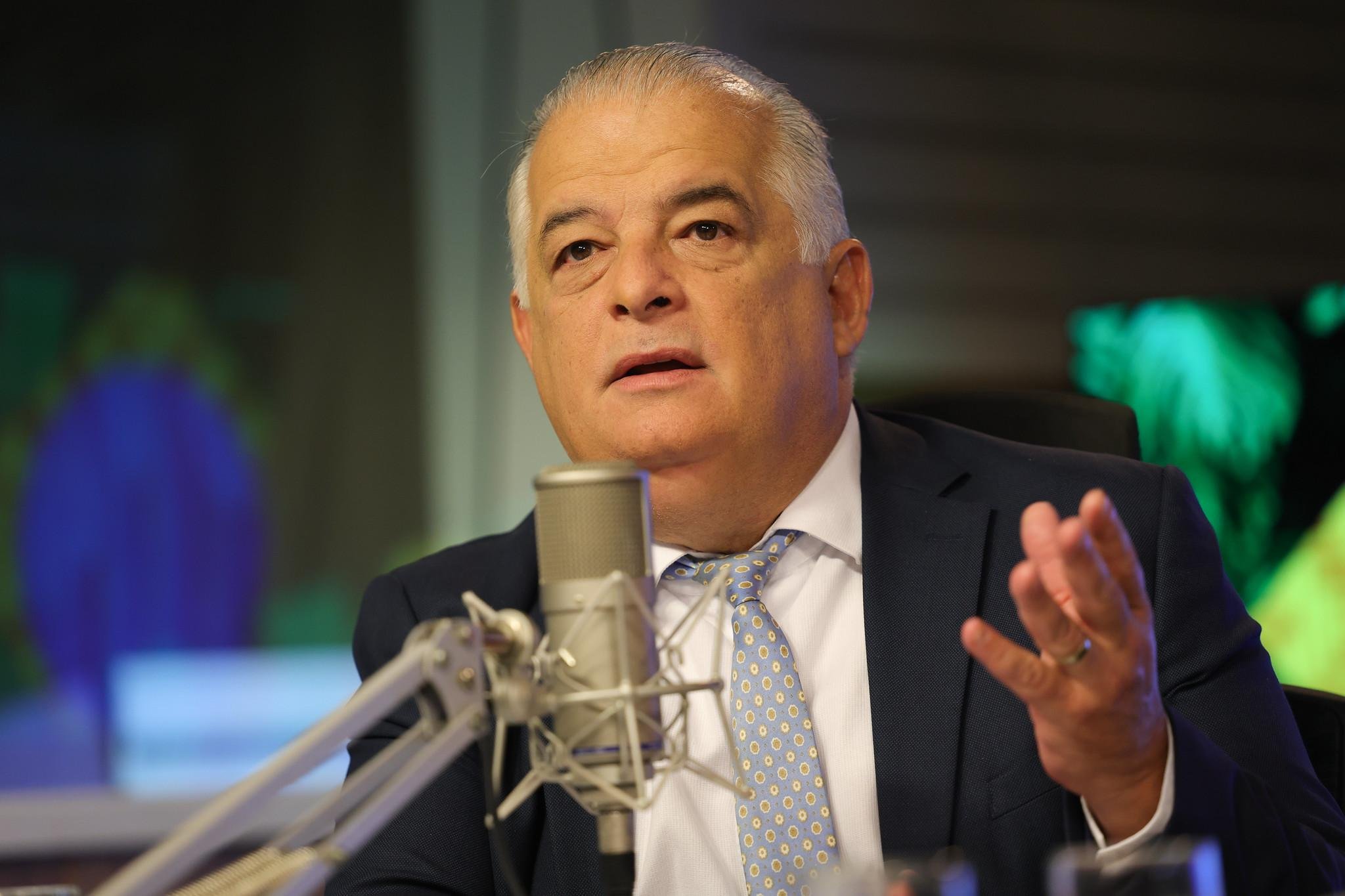 Fran&ccedil;a relatou que a decis&atilde;o foi tomada em reuni&atilde;o com o presidente Luiz In&aacute;cio Lula da Silva (PT)