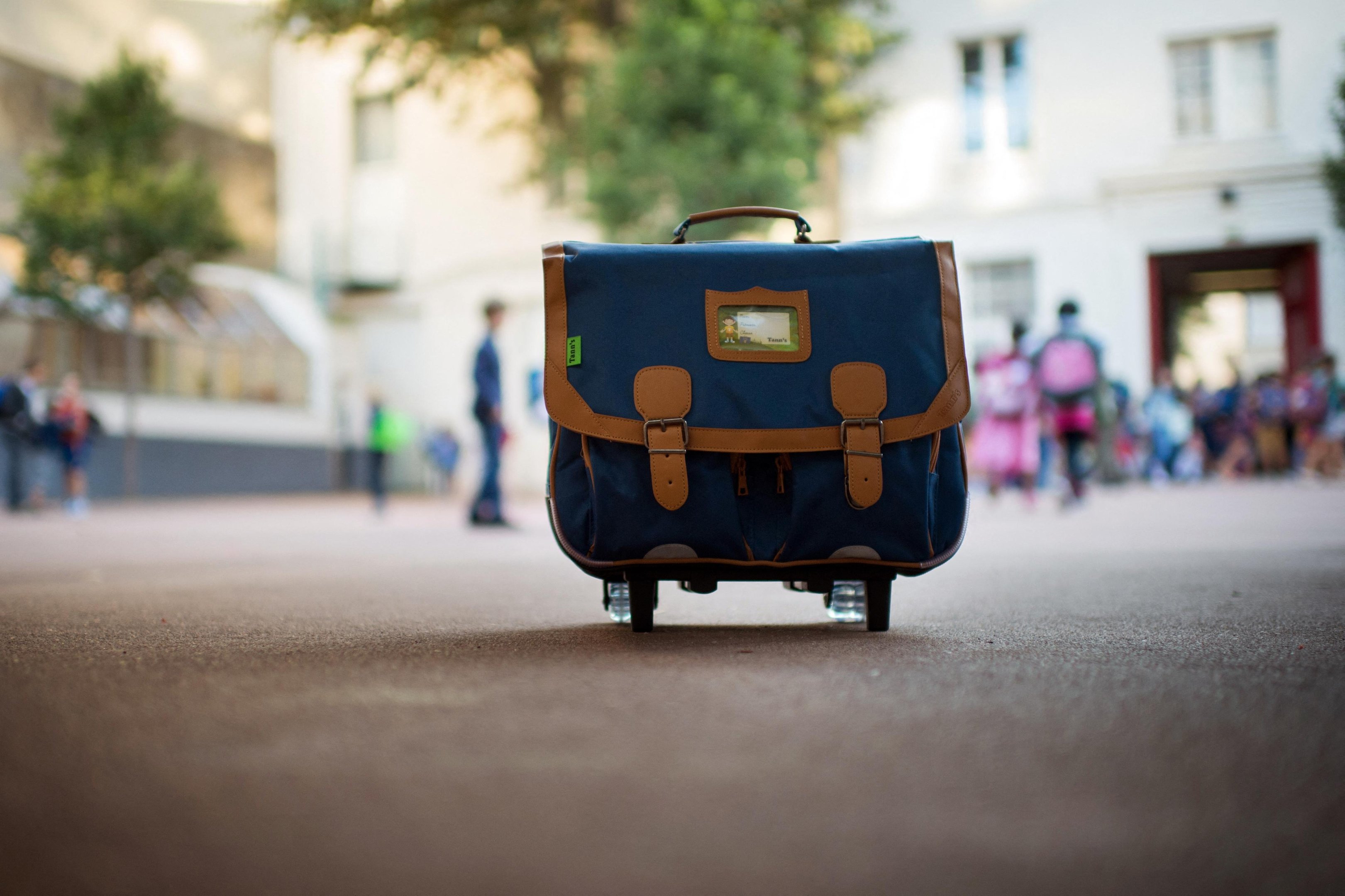 Paris suspende 31 monitores escolares por supostos abusos sexuais