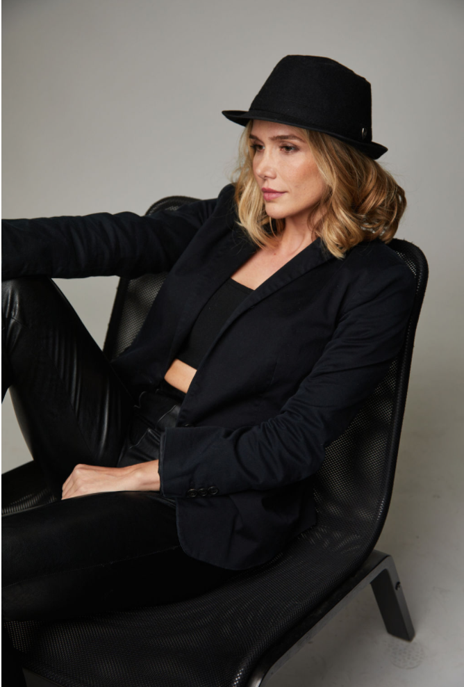 Atriz Gabi Spaciari celebra 15 anos de carreira