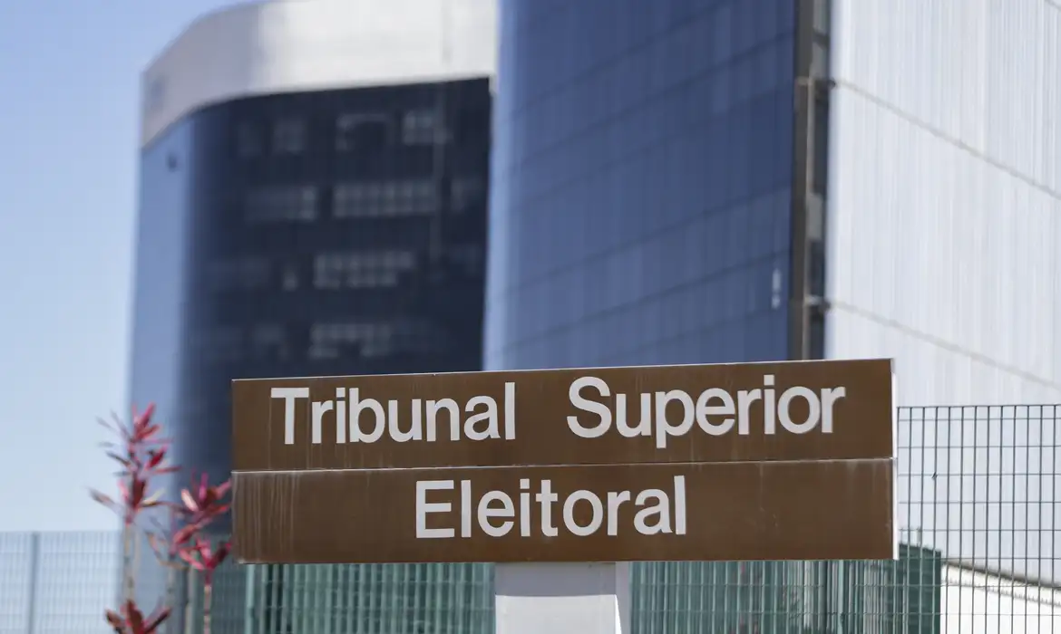 Outro prazo que termina neste s&aacute;bado deve ser observado por ocupantes de cargos do Poder Executivo