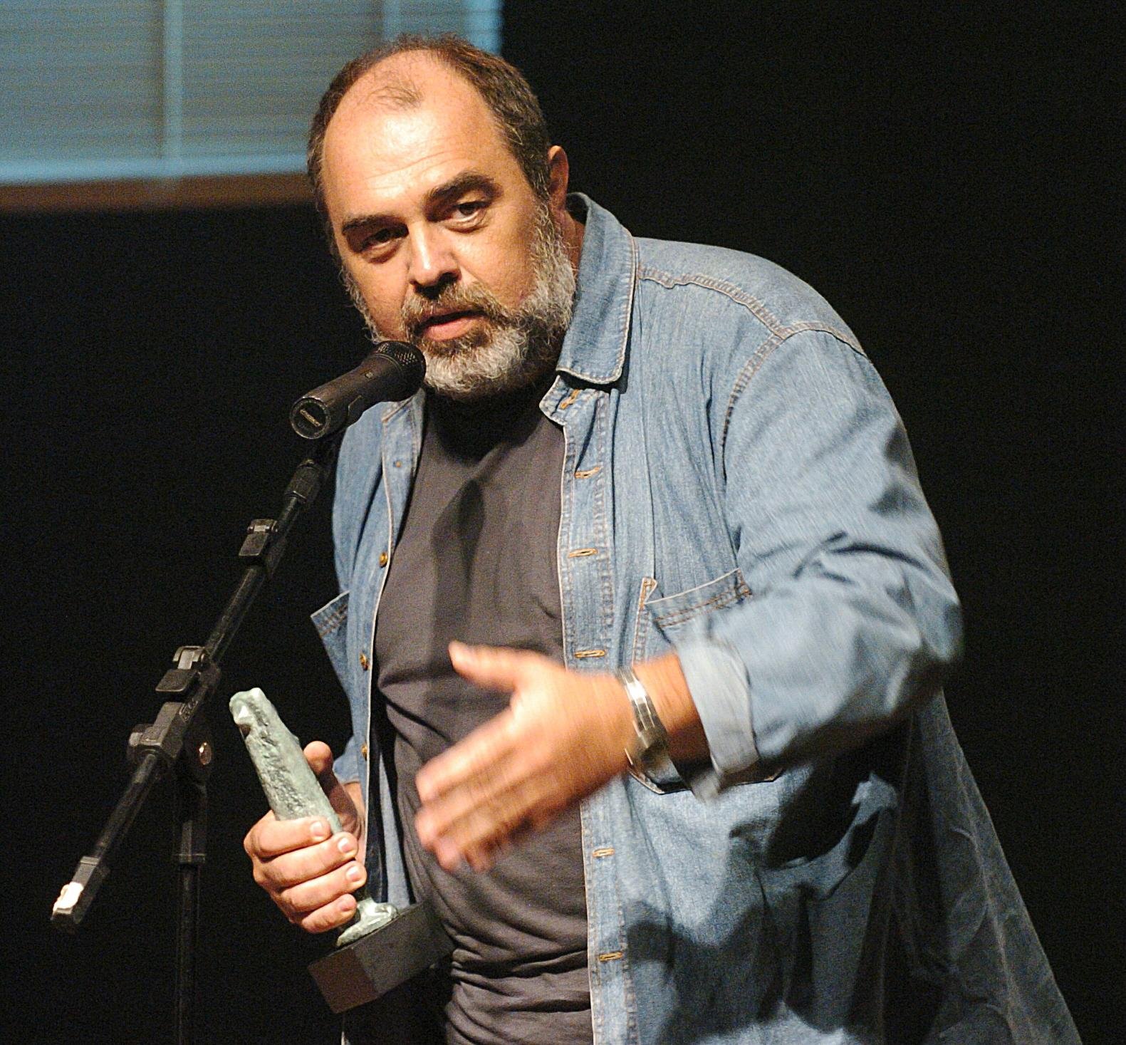 Lu&iacute;s Franke morreu na sexta-feira, 3 de abril de 2026, aos 66 anos. Em 2010, ele venceu o A&ccedil;orianos de Teatro, com a atua&ccedil;&atilde;o em "O Sobrado", do Grupo Cerco