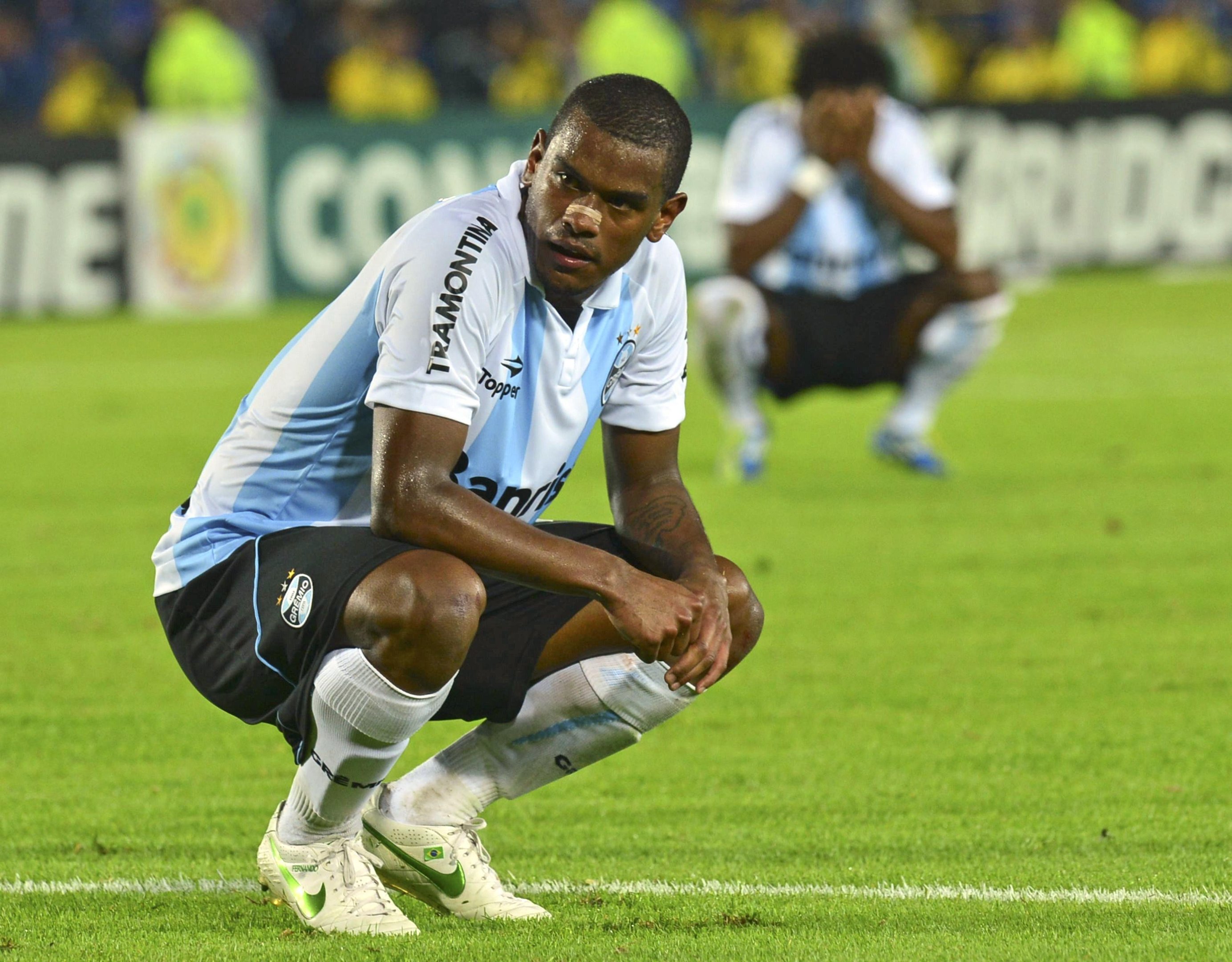 Fernando e Z&eacute; Roberto (ao fundo) na elimina&ccedil;&atilde;o contra o MIlion&aacute;rios em 2012