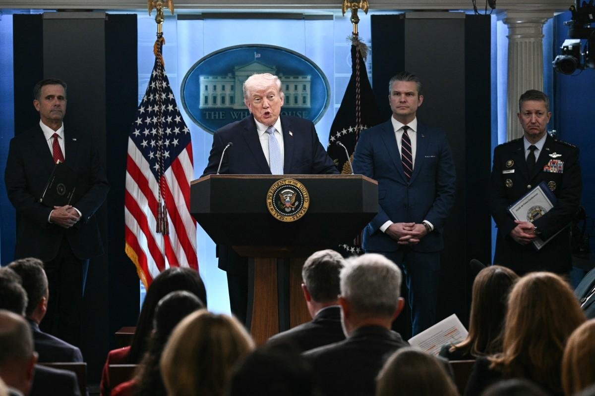 Trump: "Crime de guerra &eacute; permitir que um pa&iacute;s doente, com l&iacute;deres dementes, possua uma arma nuclear"