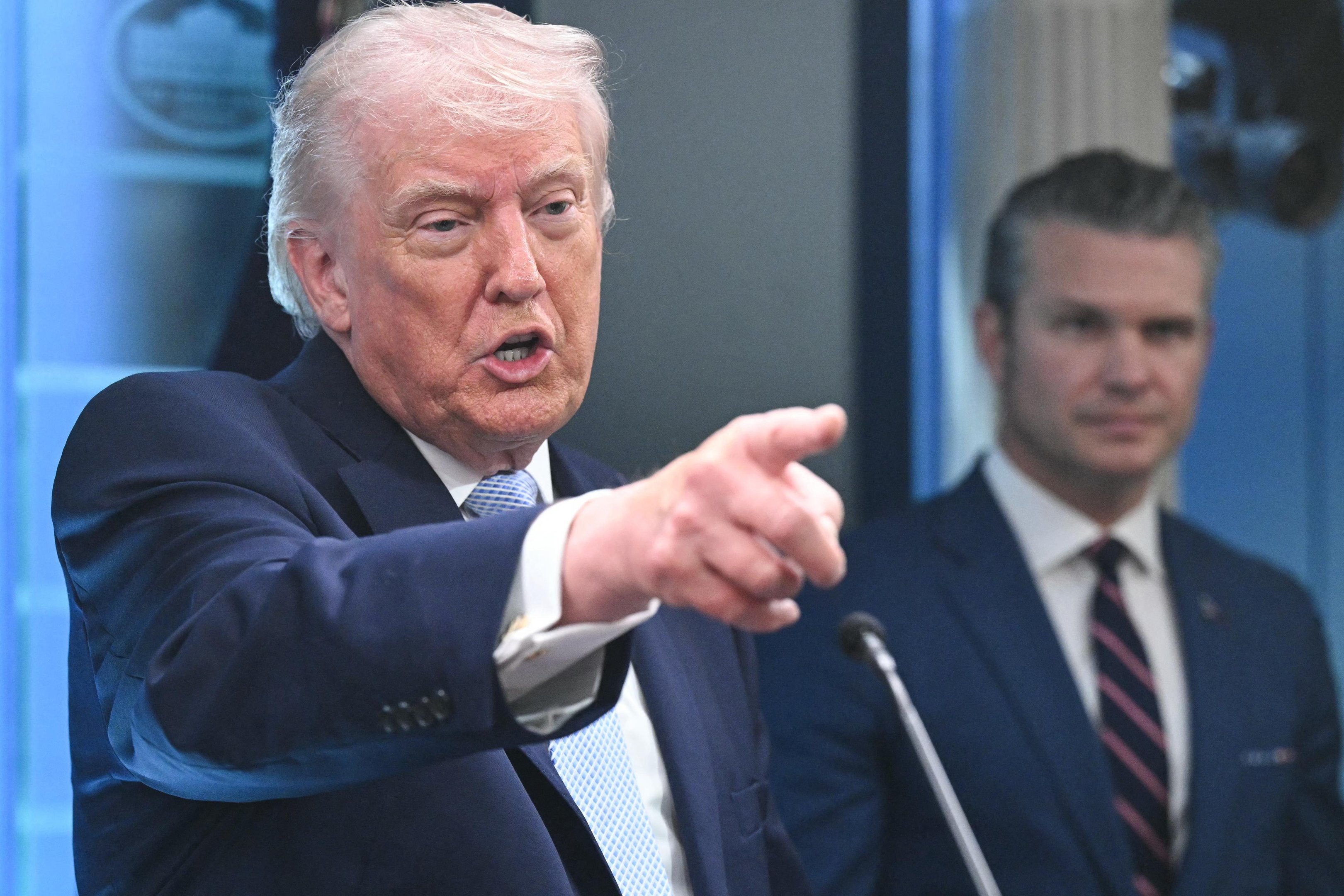 Trump fez nova amea&ccedil;a contra o Ir&atilde; e prometeu intensificar ataques