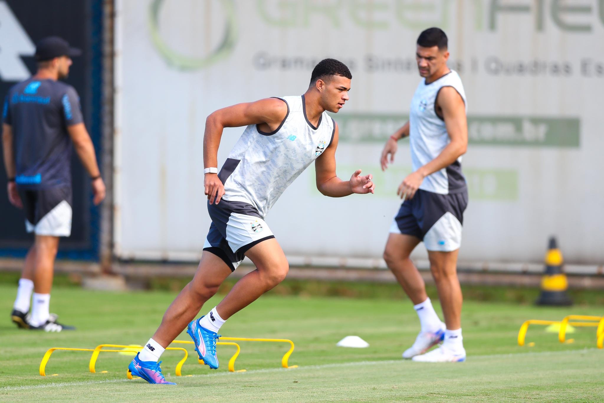 Luis Eduardo pode iniciar como titular contra o Montevideo City Torque