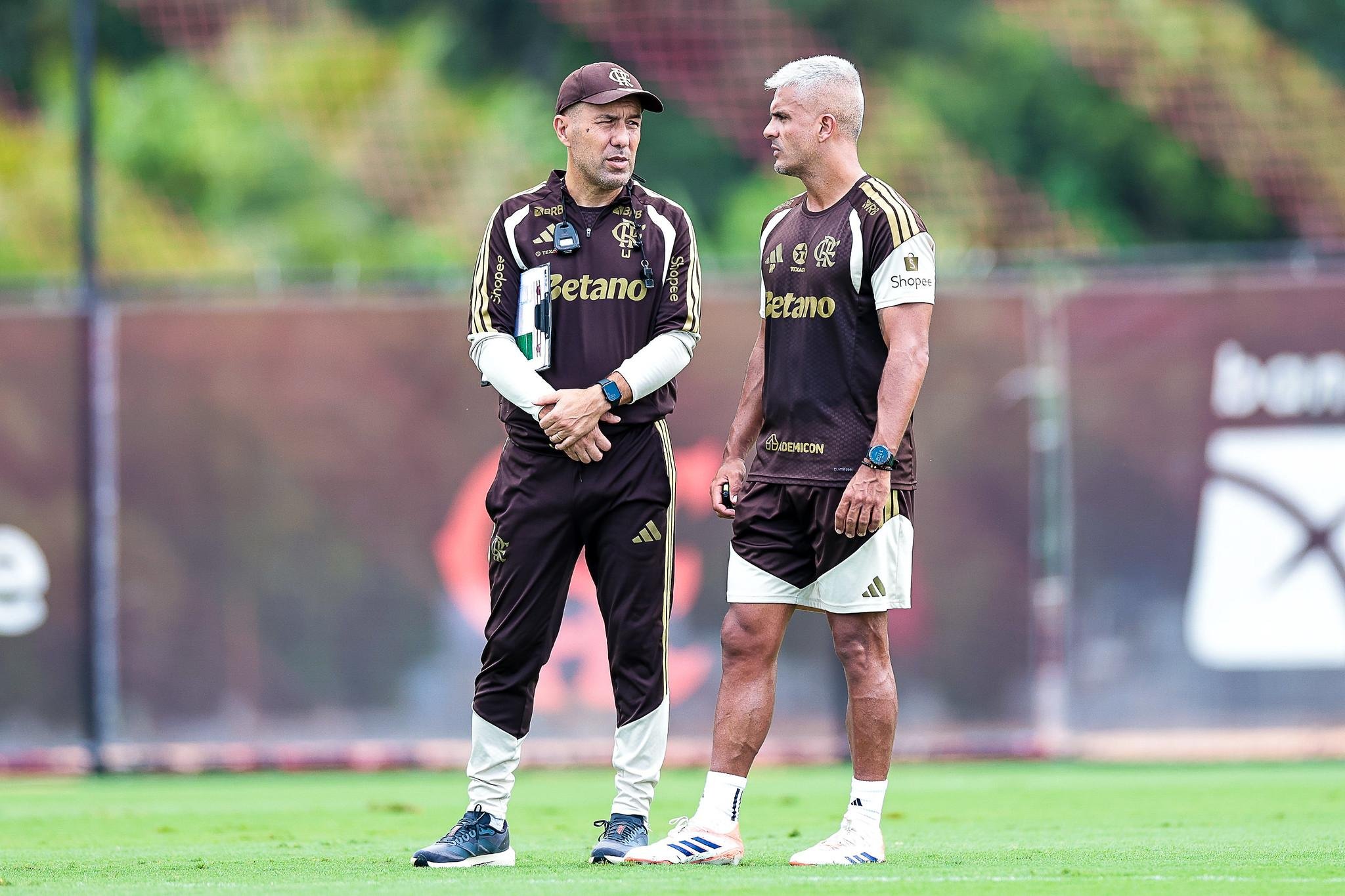 Leonardo Jardim, de bon&eacute;, vai treinar o Flamengo pela primeira vez em Libertadores