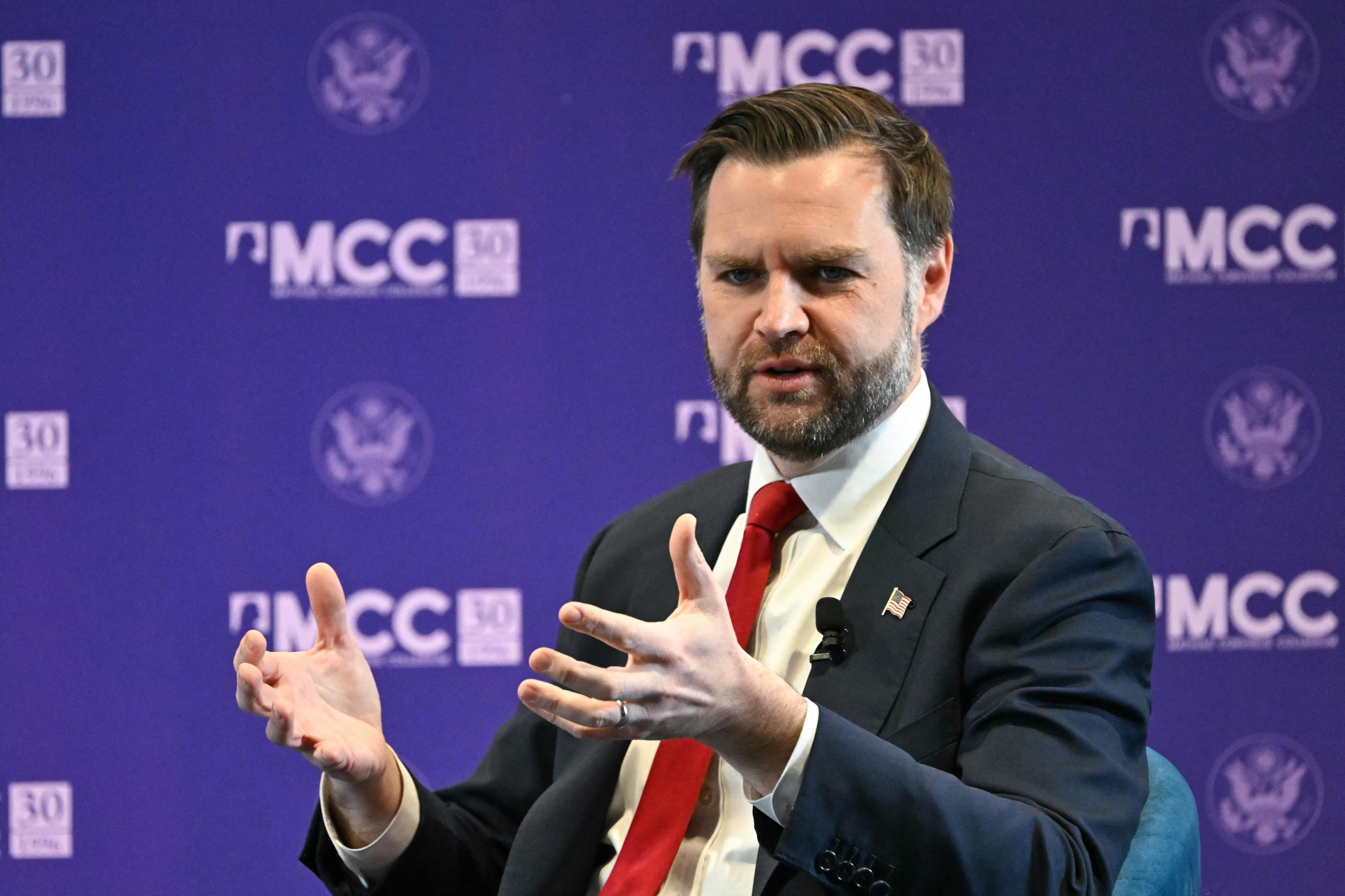 JD Vance avisou que o Ir&atilde; precisa marcar presen&ccedil;a na mesa de negocia&ccedil;&atilde;o