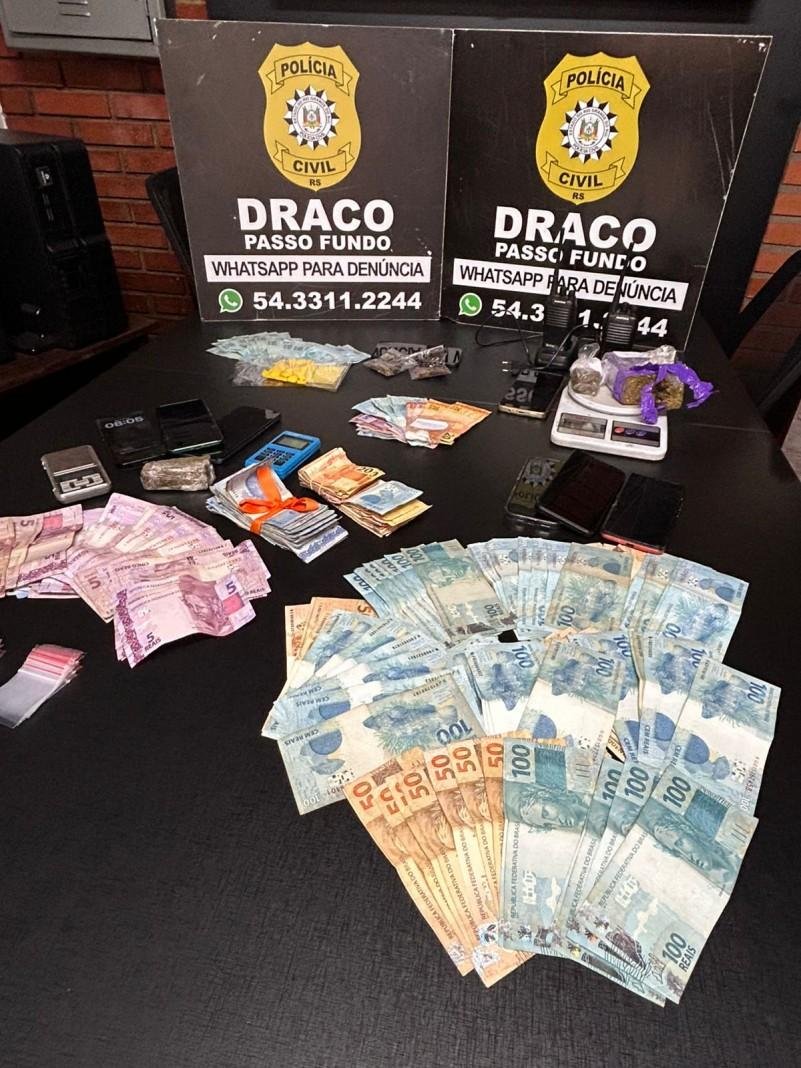Dinheiro e drogas foram apreendidos durante a opera&ccedil;&atilde;o no Norte do Estado