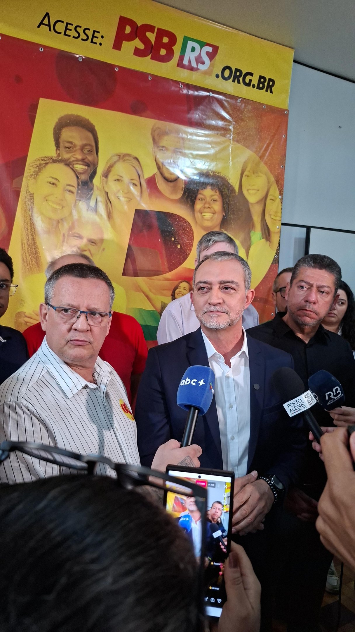Edegar Pretto durante coletiva nesta quinta-feira