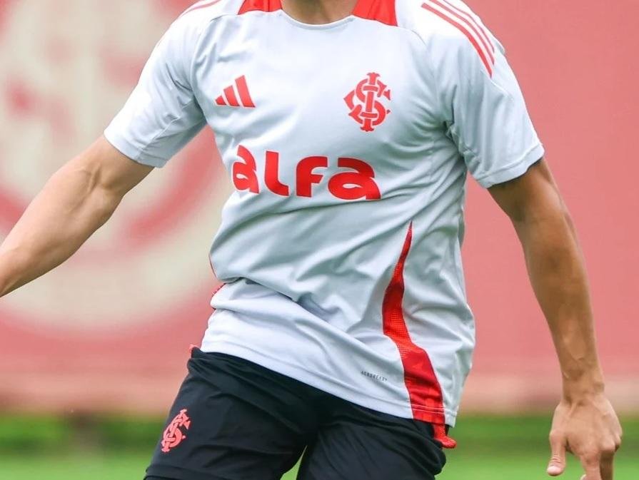 Alfa teve o contrato rescindido em janeiro