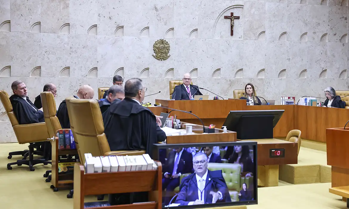 Com a suspens&atilde;o do julgamento, Ricardo Couto de Castro continuar&aacute; exercendo interinamente o cargo de governador do RJ