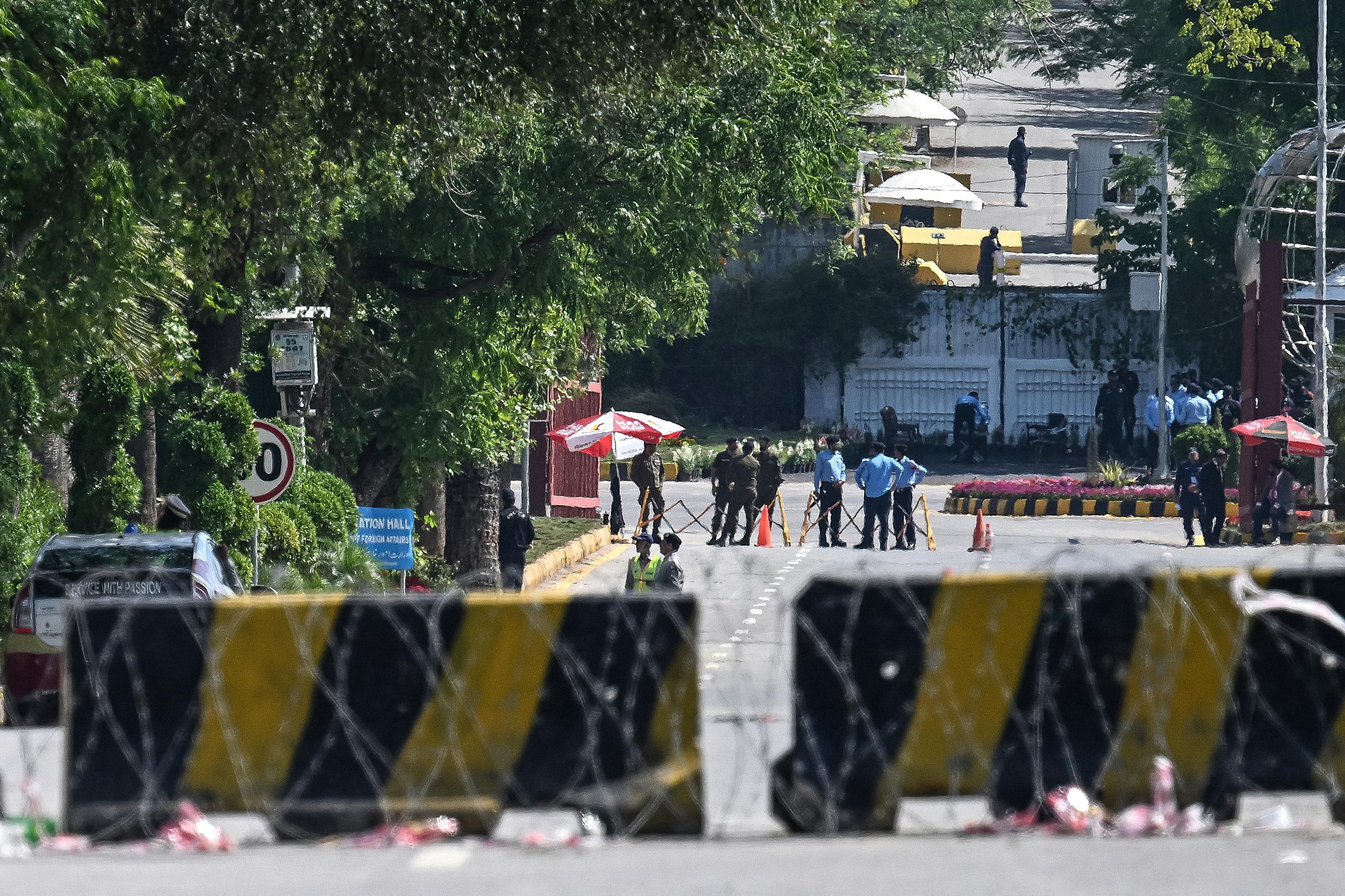 Seguran&ccedil;a foi refor&ccedil;ada em Islamabad, na zona vermelha, onde representantes de Ir&atilde; e Estados Unidos ir&atilde;o conversar