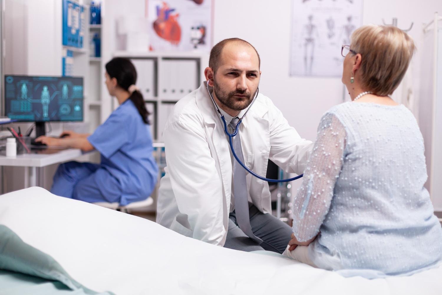 O Minist&eacute;rio da Sa&uacute;de estima que ocorram cerca de 400 mil &oacute;bitos por ano em decorr&ecirc;ncia de doen&ccedil;as cardiovasculares