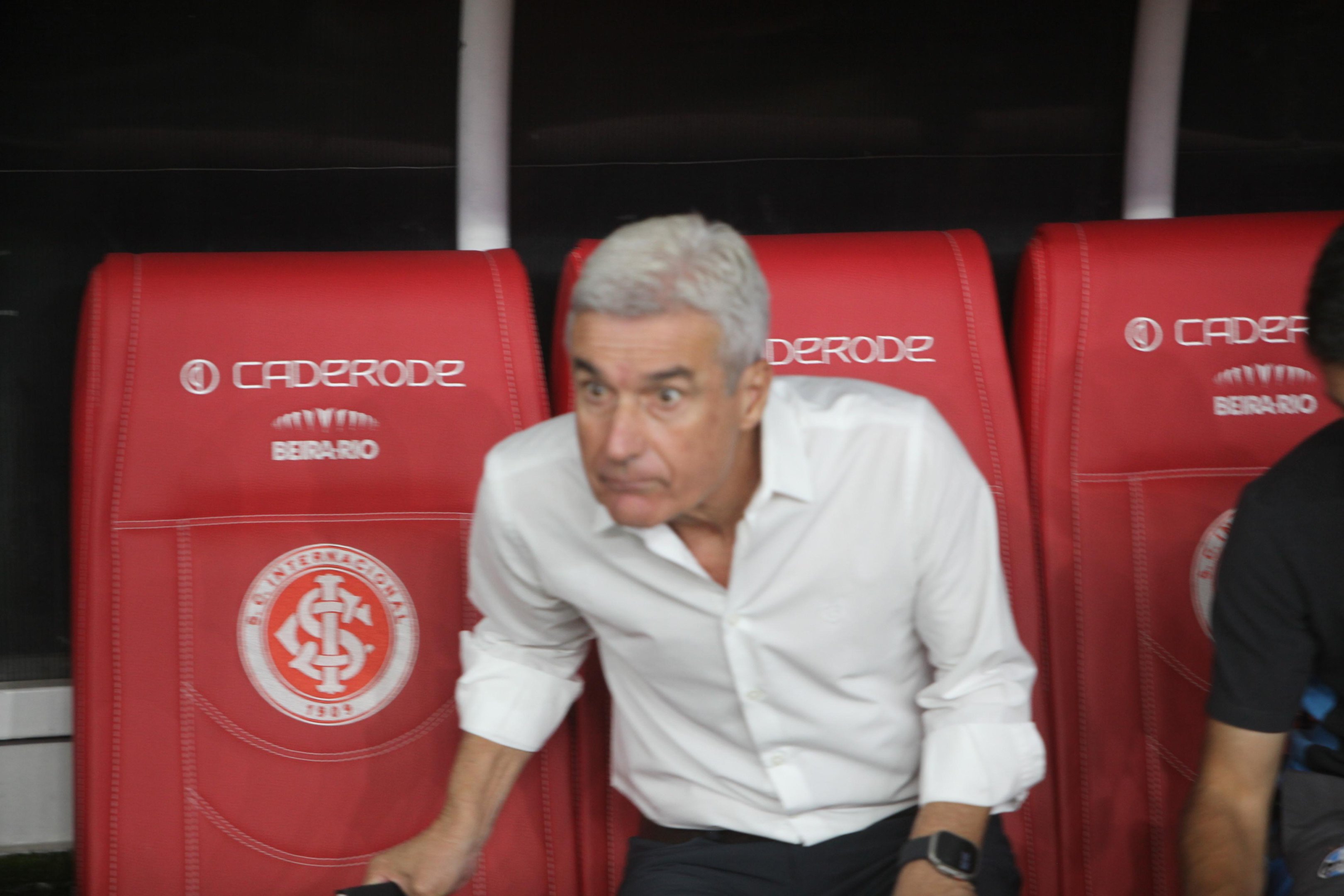 Lu&iacute;s Castro tem o respaldo da dire&ccedil;&atilde;o do Gr&ecirc;mio