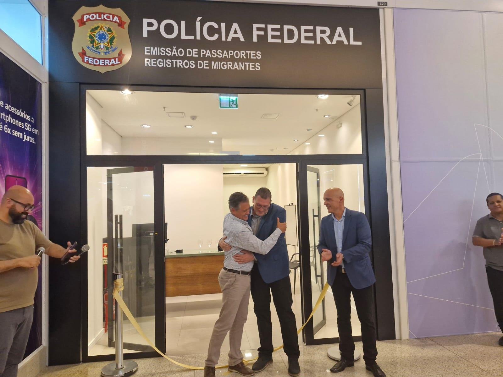 Os servi&ccedil;os s&atilde;o realizados mediante agendamento pelo site da Pol&iacute;cia Federal. O espa&ccedil;o funciona de segunda a sexta-feira das 10h &agrave;s 18h