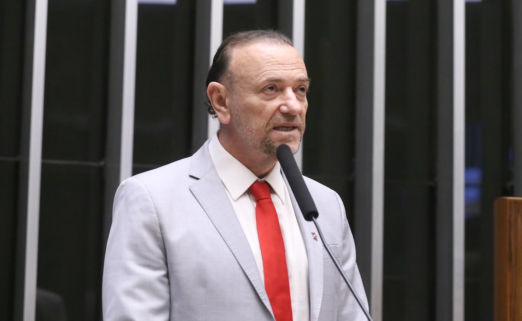 Edinho Silva critica Milei por atacar institui&ccedil;&otilde;es brasileiras
