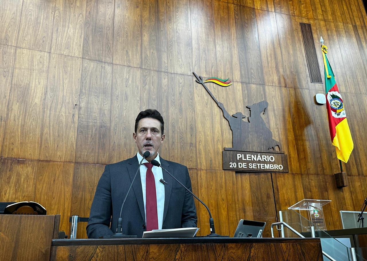 Proposta do deputado estadual Delegado Zucco prev&ecirc; integra&ccedil;&atilde;o entre for&ccedil;as de seguran&ccedil;a, Judici&aacute;rio, escolas e rede de acolhimento