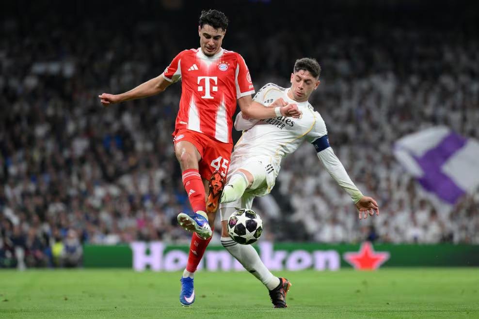 Bayern e Arsenal ter&atilde;o a vantagem do mando de campo
