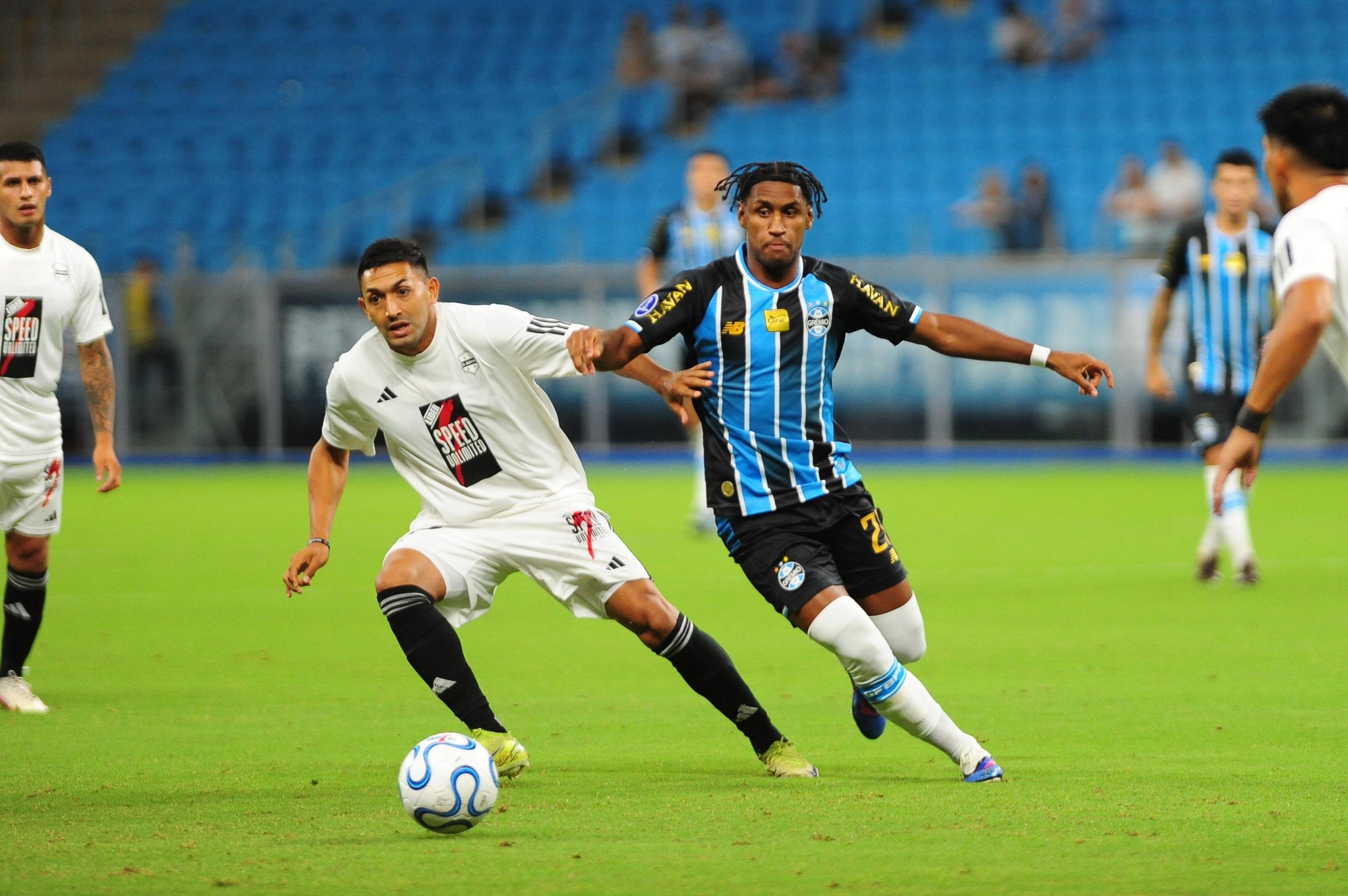 Ap&oacute;s estrear com derrota contra o Torque, Gr&ecirc;mio busca vit&oacute;ria em casa
