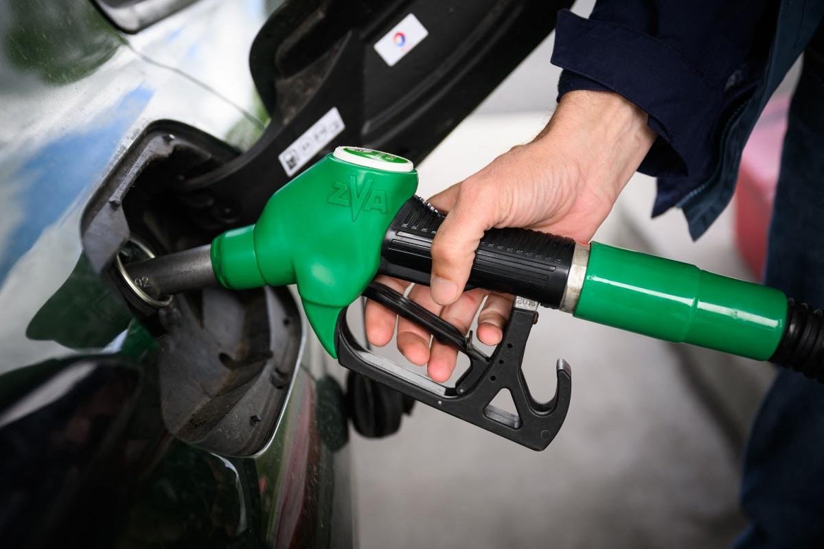 Medidas visam a infraestrutura de transporte de petr&oacute;leo, enquanto Teer&atilde; mant&eacute;m o fechamento do Estreito de Ormuz