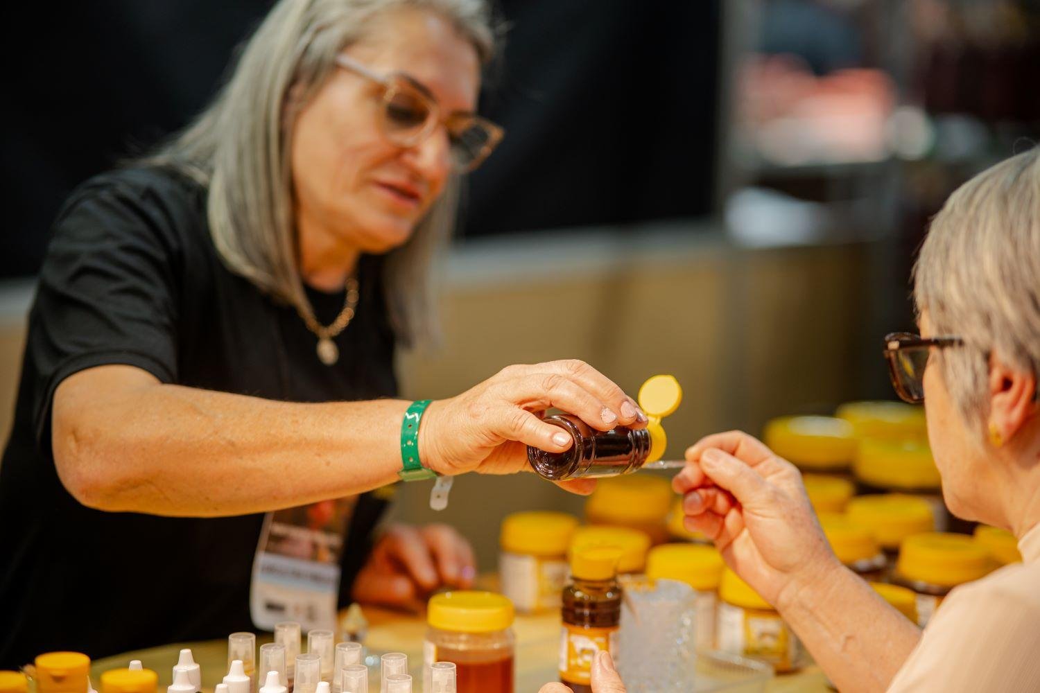 Feira ter&aacute; a presen&ccedil;a de agroind&uacute;strias vin&iacute;colas, queijarias, destilarias e api&aacute;rios e muito mais, evidenciando a variedade e a qualidade dos produtos