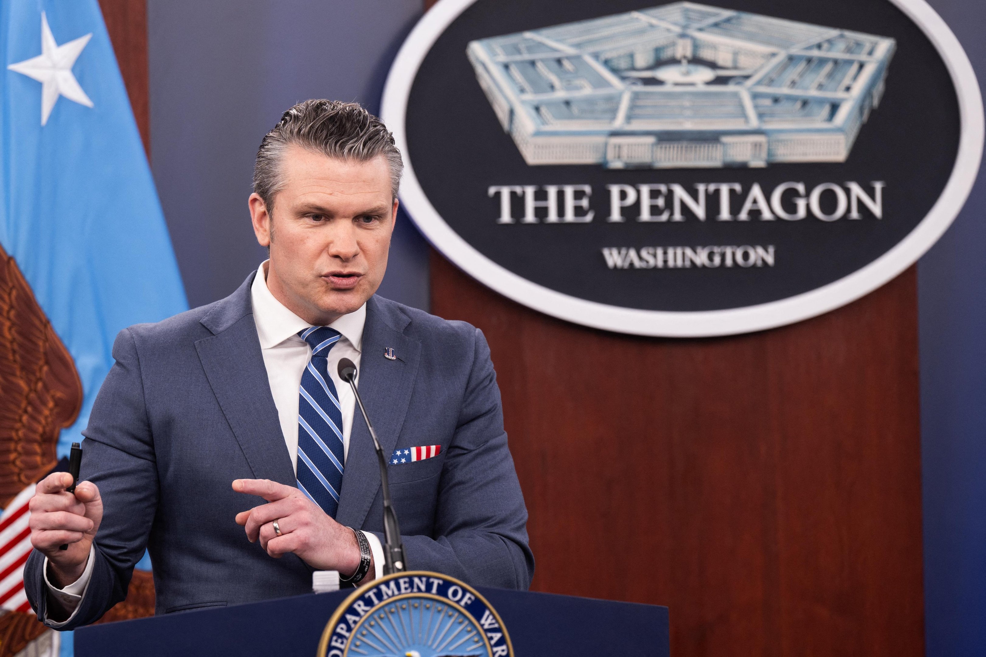 Chefe do Pent&aacute;gono, Pete Hegseth, comentou que os bloqueios de portos iranianos e econ&ocirc;micos continuar&atilde;o